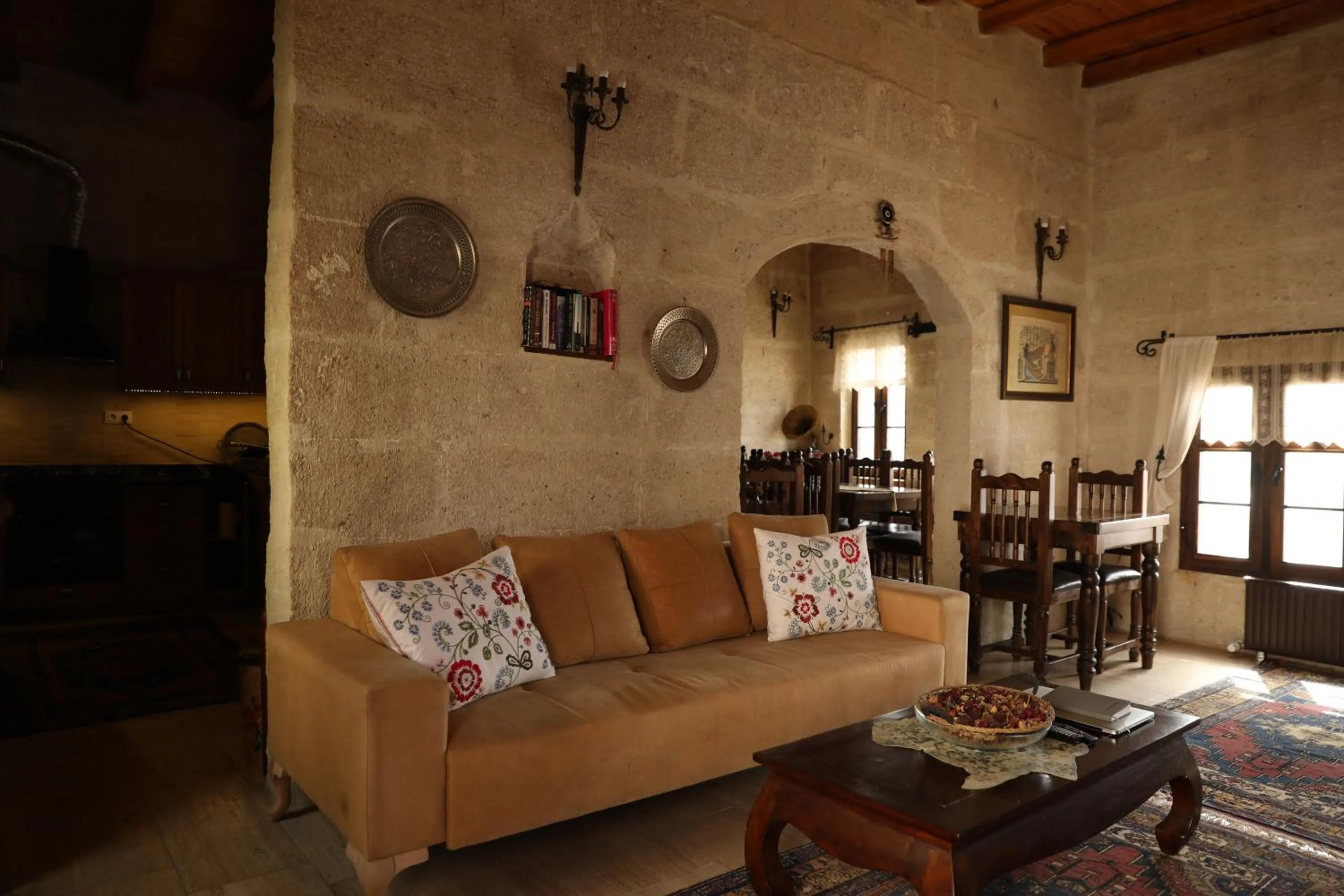 Seating area in Hanımkız Konagı