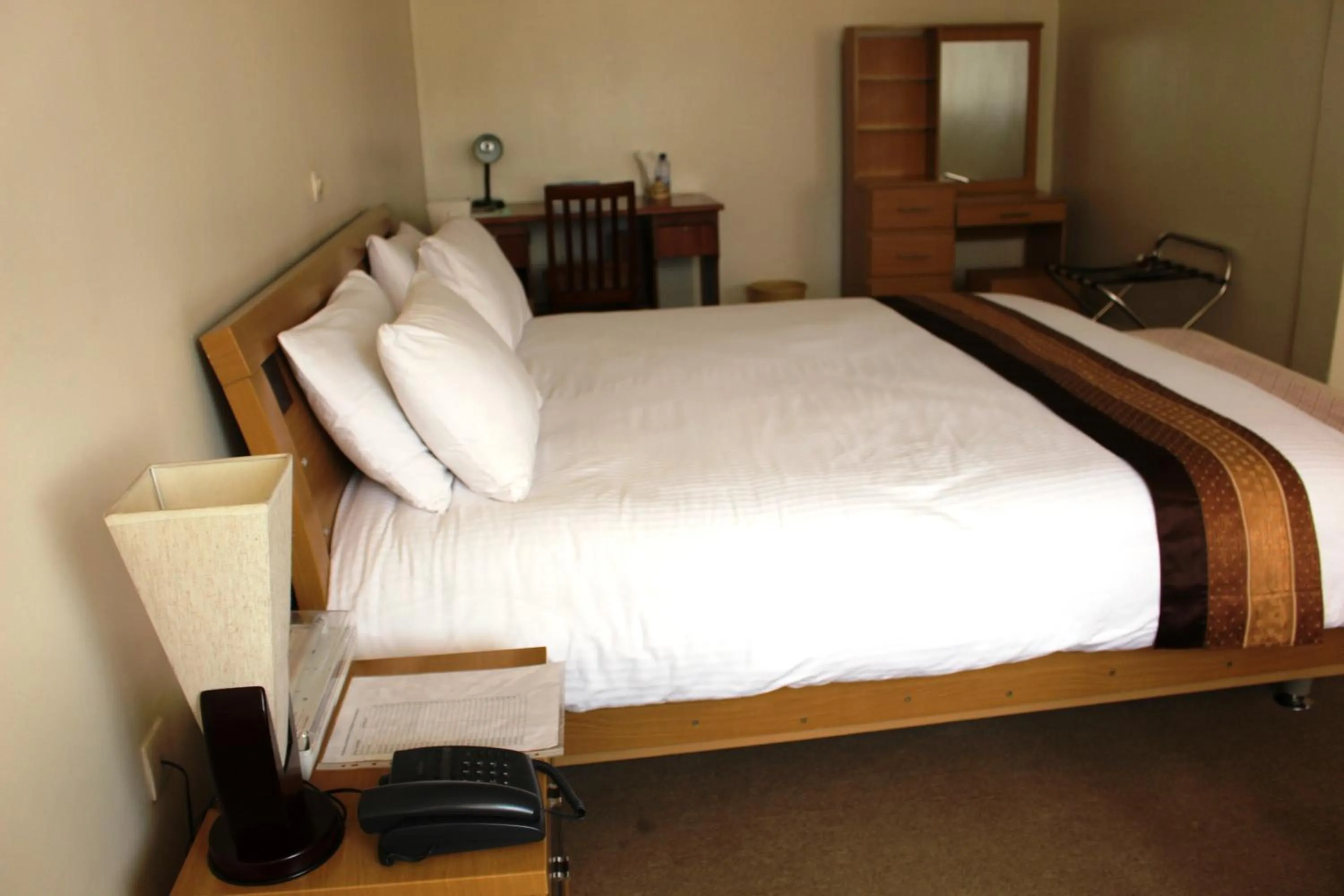 bunk bed, Bed in Virunga Hotel