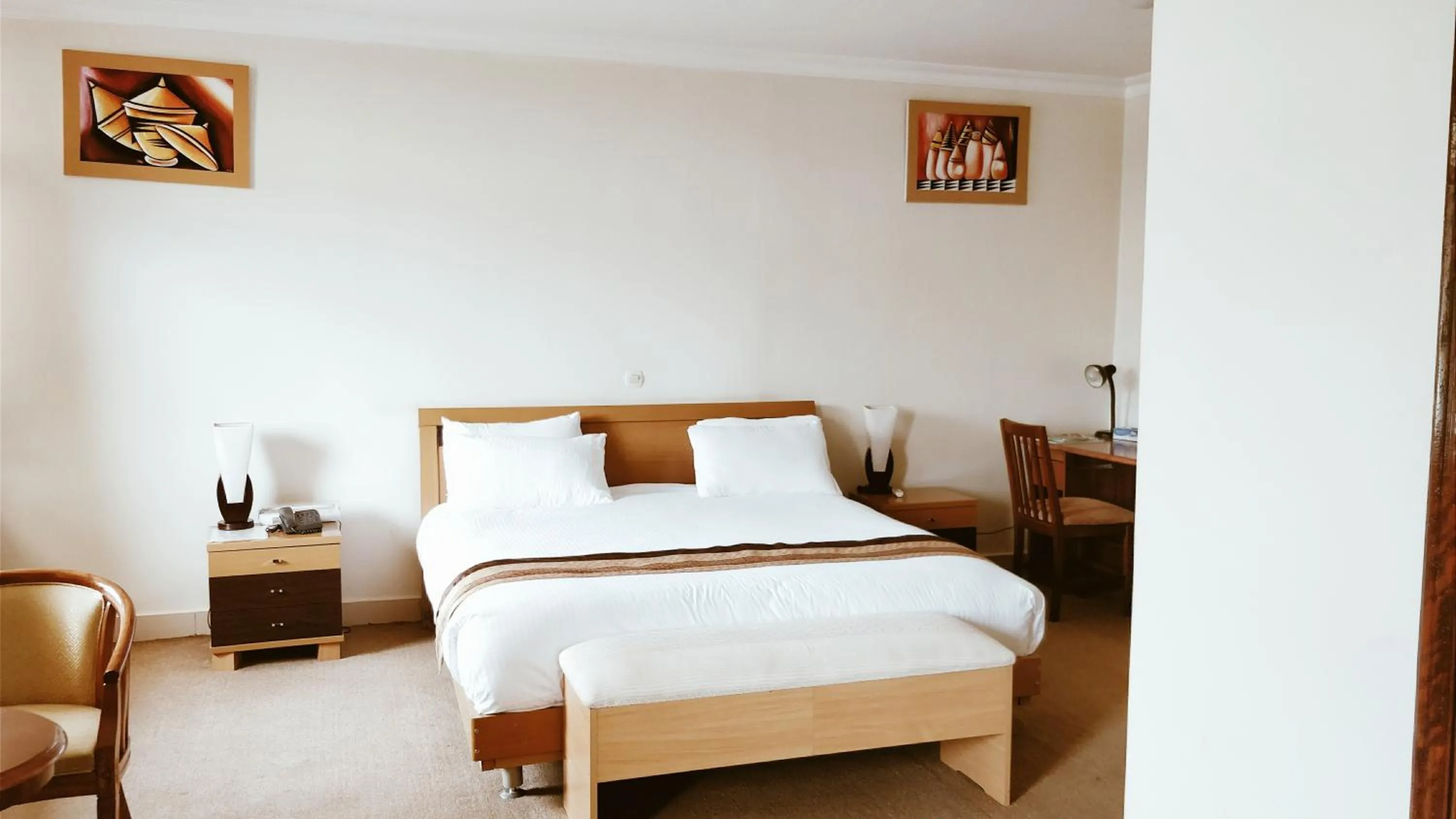 Bedroom, Bed in Virunga Hotel
