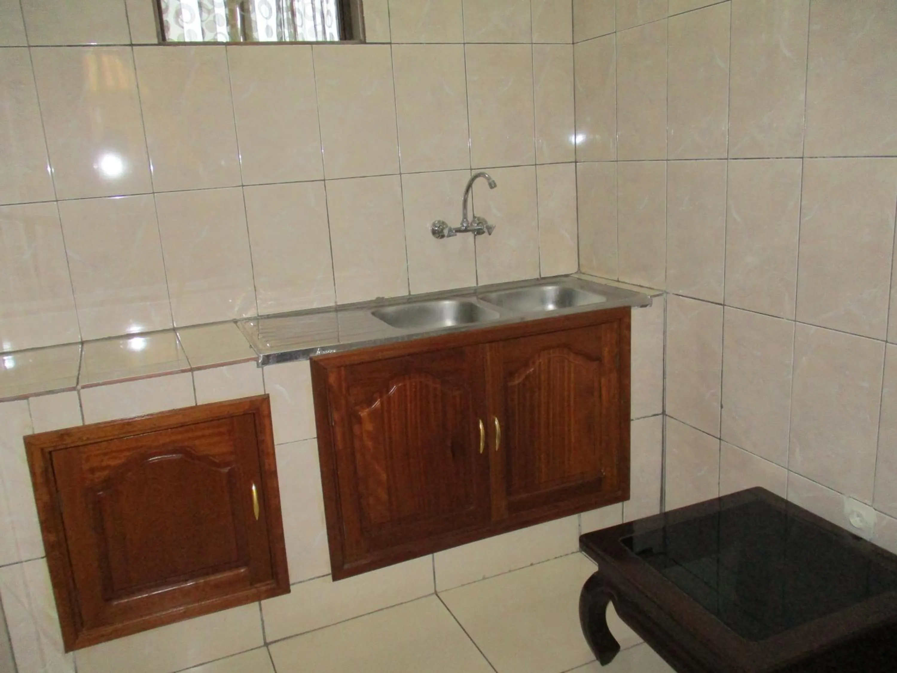 Kitchen or kitchenette in Virunga Hotel