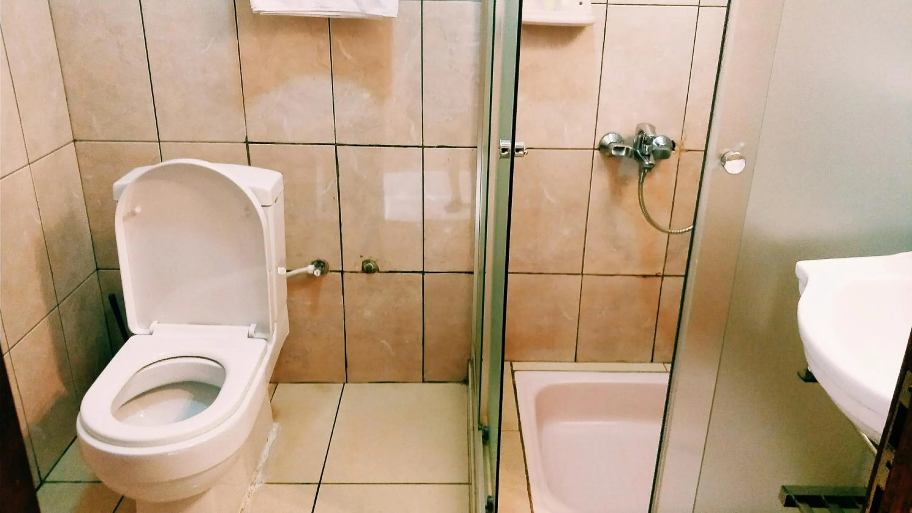 Bathroom in Virunga Hotel