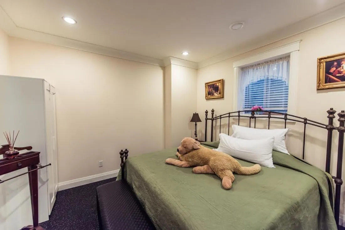 Bed in Grace Guest House