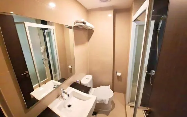 Bathroom in True Blue Mangga Besar Jakarta Formerly Nite & Day Mangga Besar
