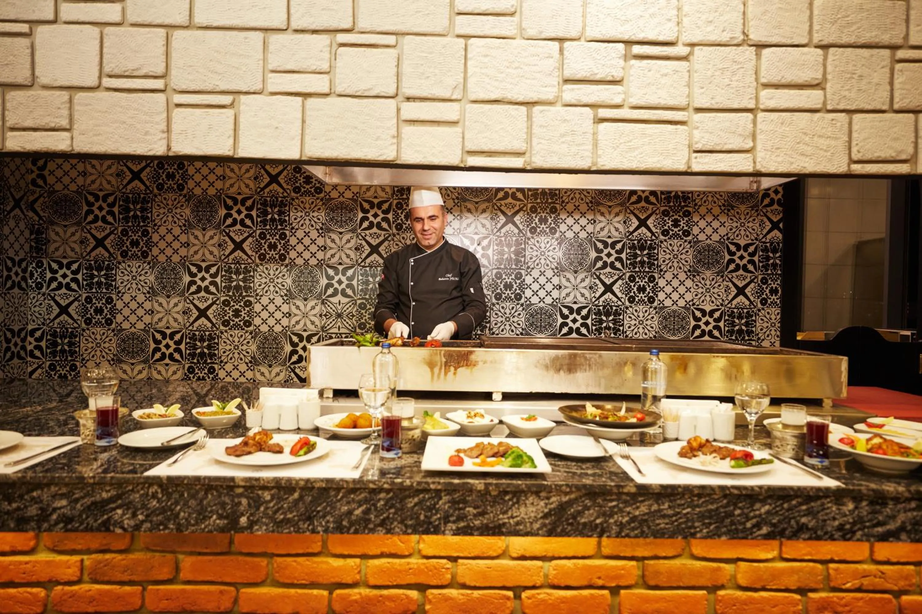 People in Park Dedeman Elazığ