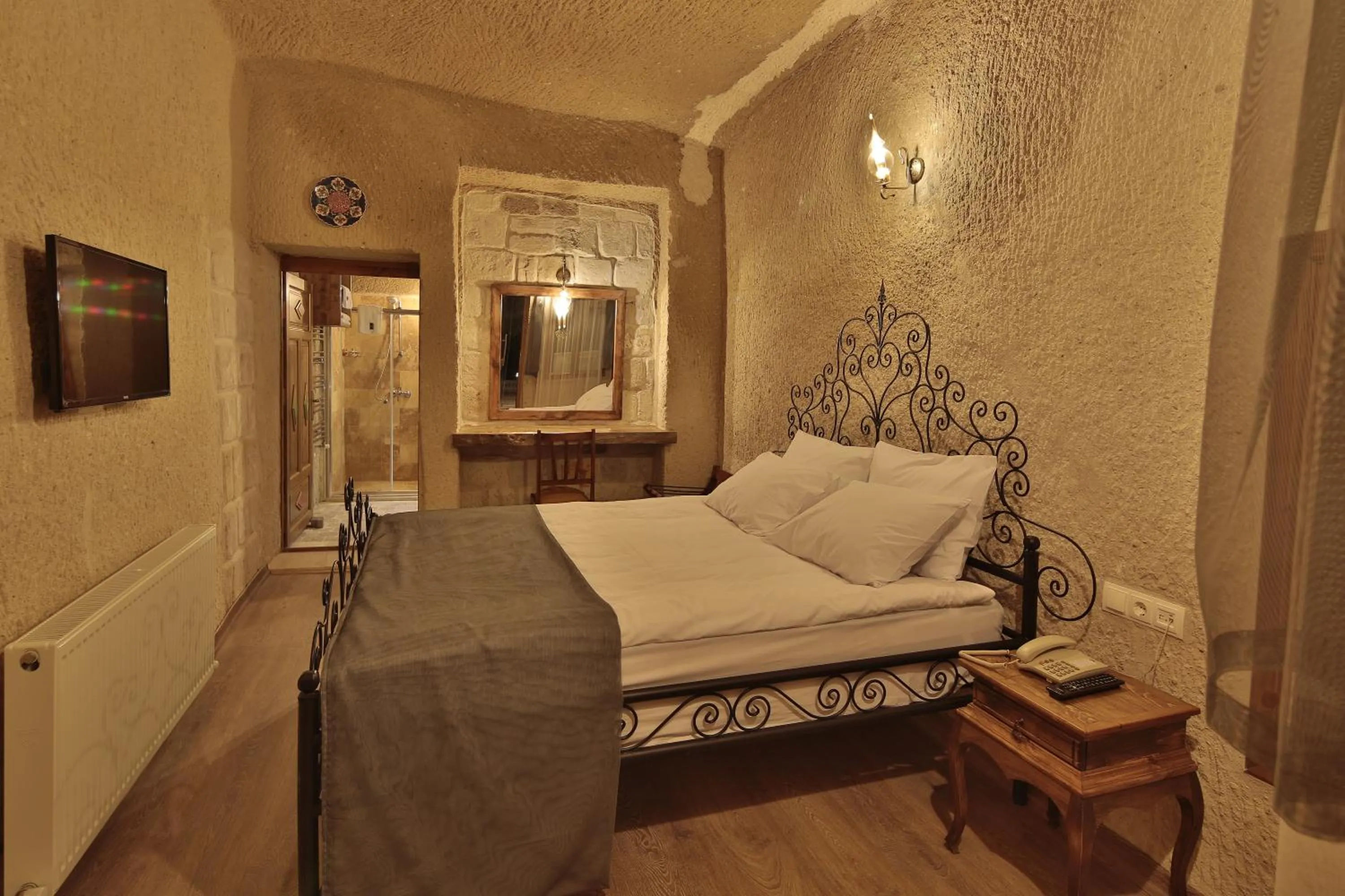 Bed in Jacob's Cave Suites - Cappadocia
