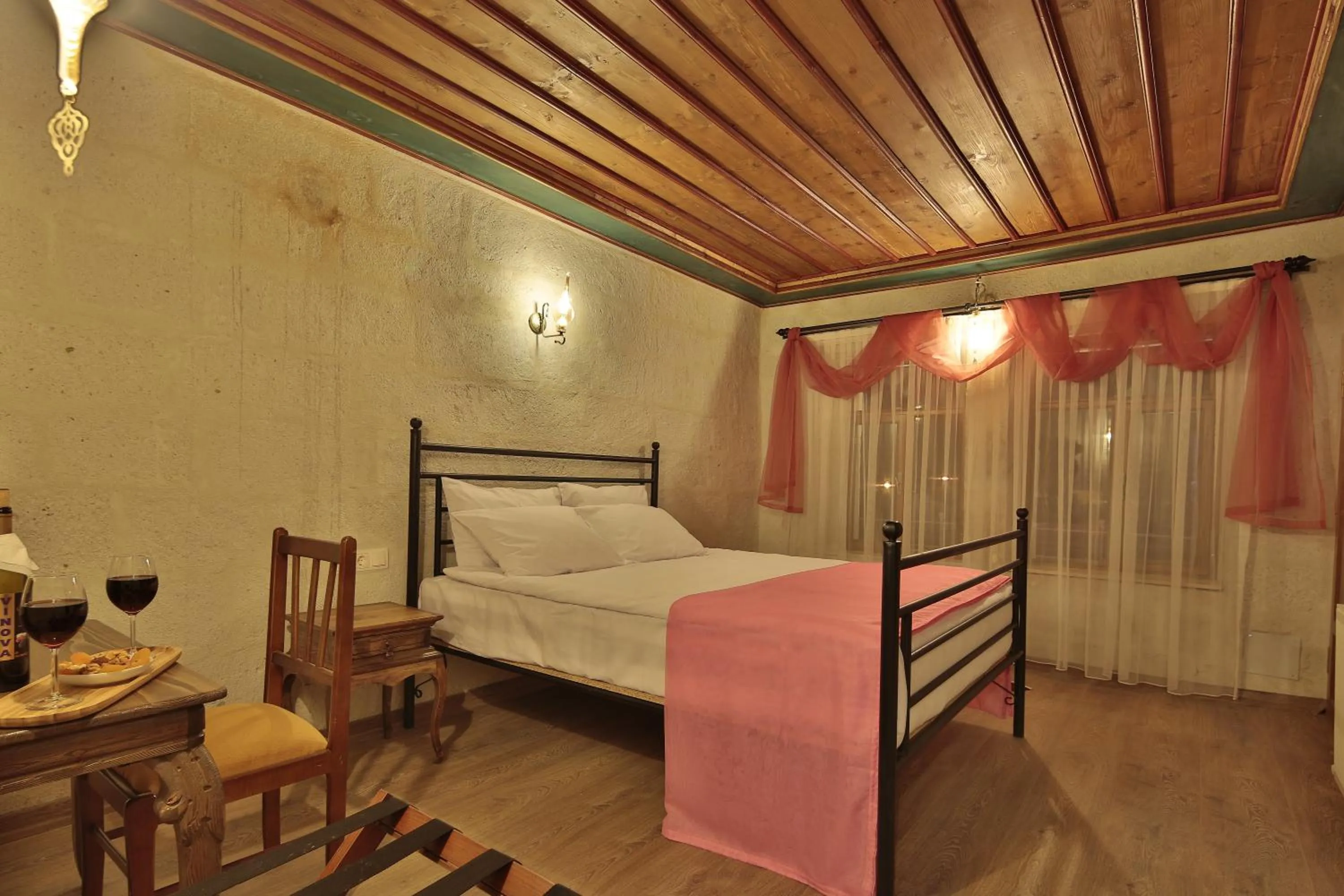 Bed in Jacob's Cave Suites - Cappadocia