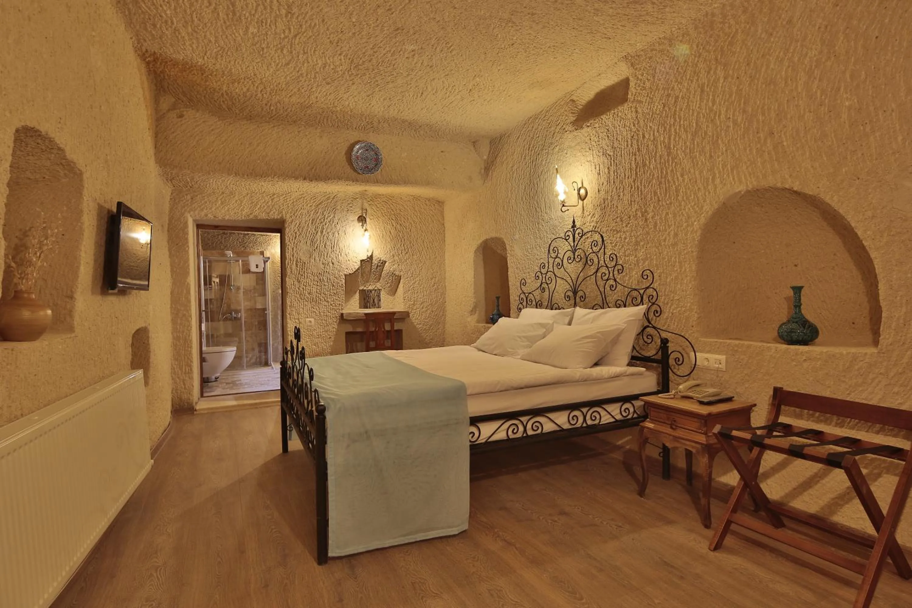 Bed in Jacob's Cave Suites - Cappadocia