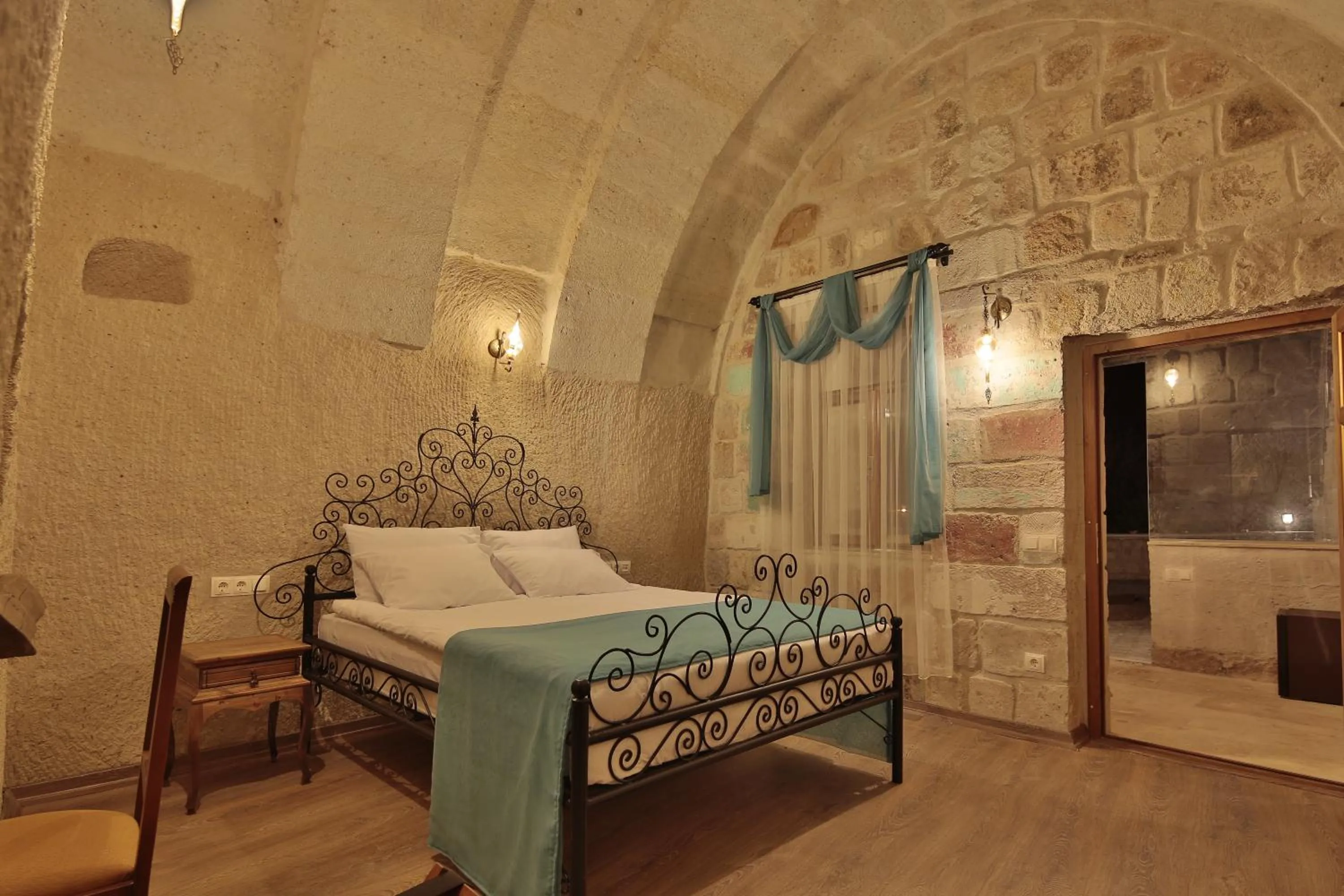Photo of the whole room, Bed in Jacob's Cave Suites - Cappadocia