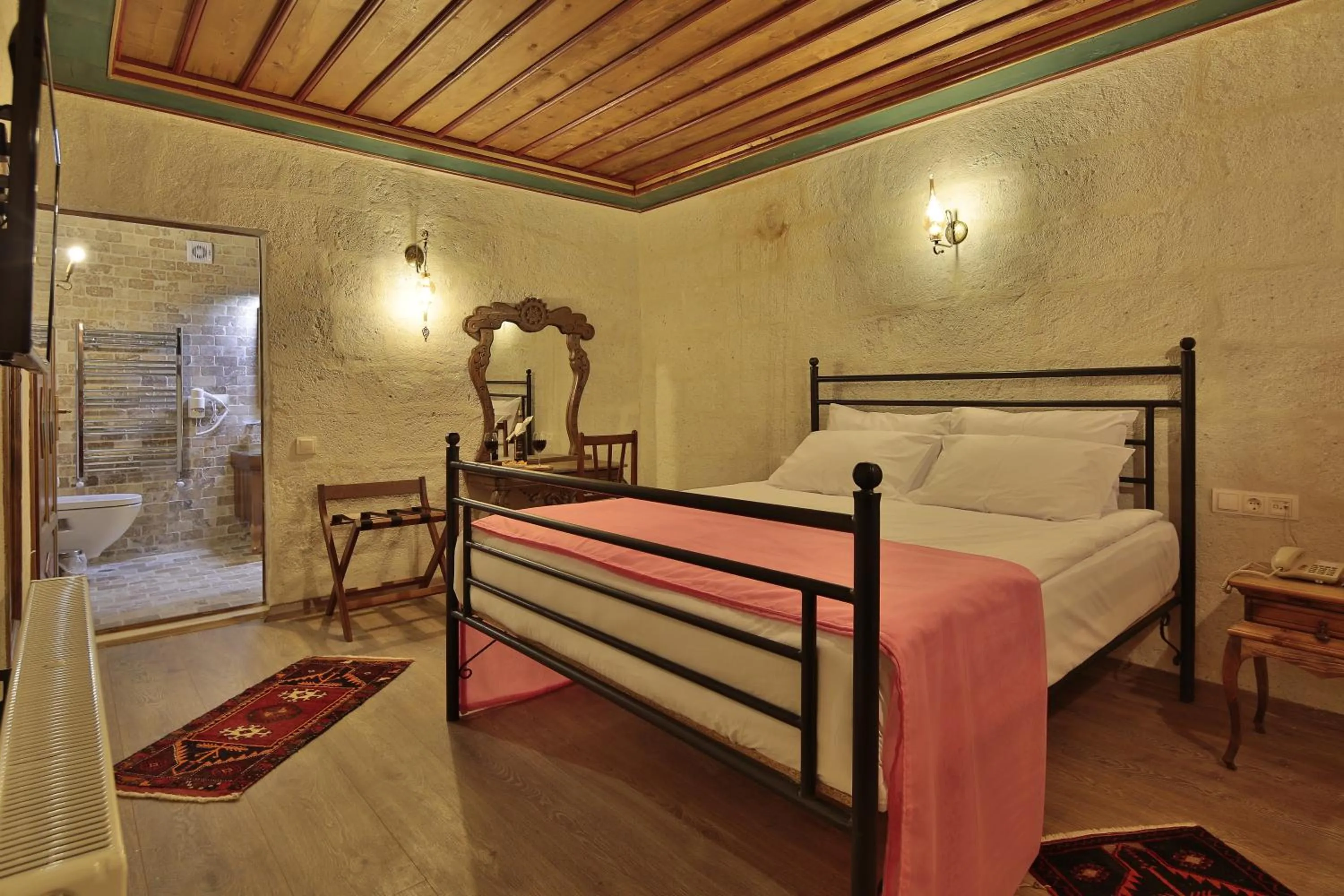 Bed in Jacob's Cave Suites - Cappadocia