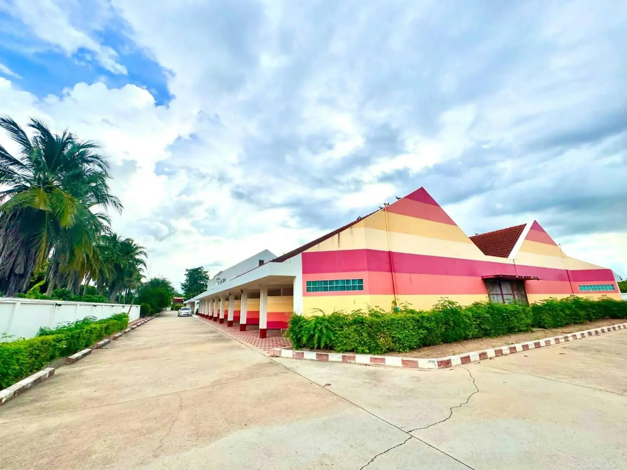 OYO 75583 Fut Fit Fo Fai Inn Hotel OYO 75583 Fut Fit Fo Fai Inn Hotel