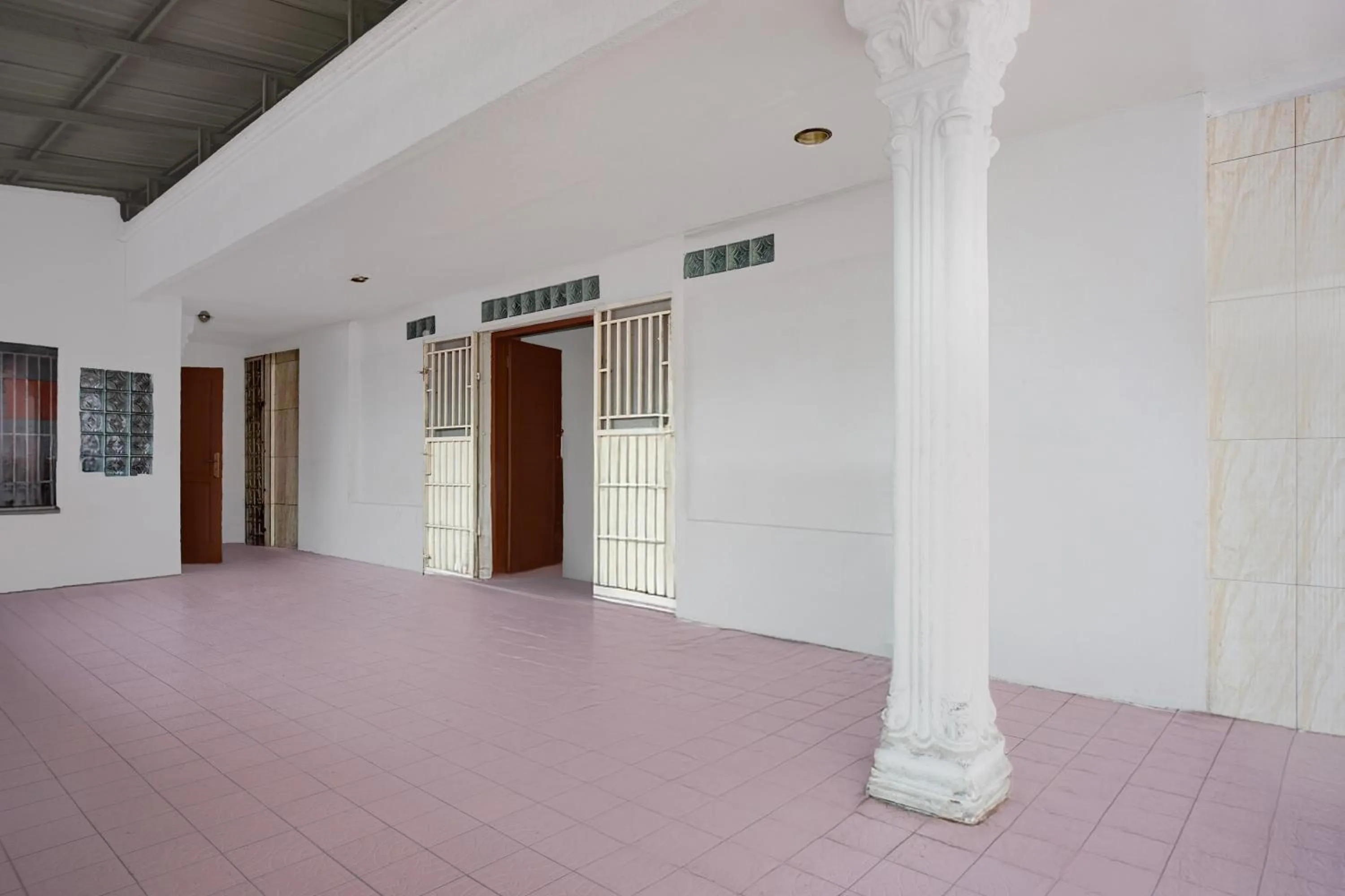 Lobby or reception in Hotel O Medan near Sun Plaza formerly Medan Baru House