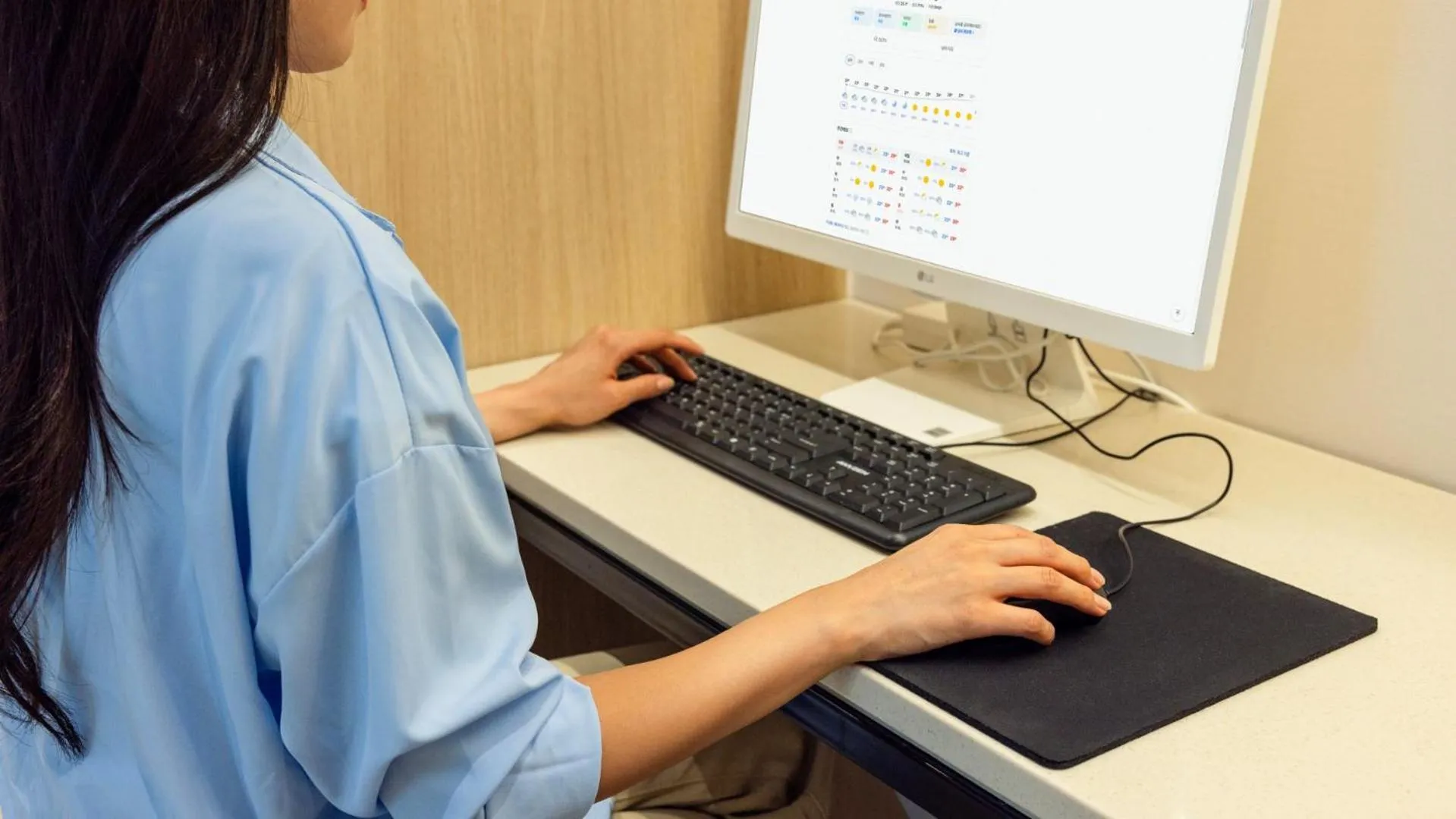 Seating area in Browndot Hotel Jeonju Junghwasan