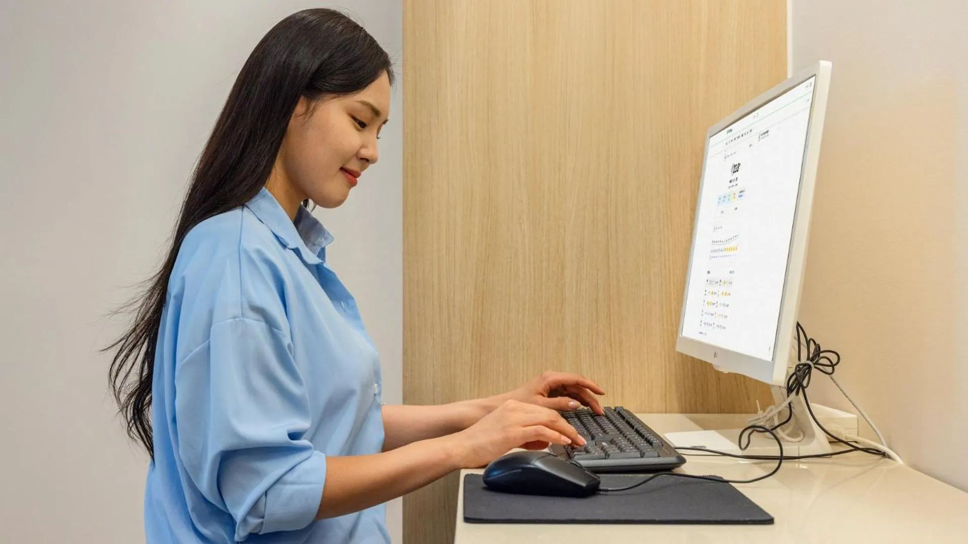Seating area in Browndot Hotel Jeonju Junghwasan