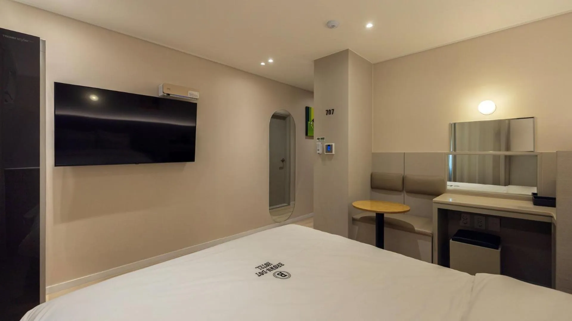 Photo of the whole room, Bed in Browndot Hotel Jeonju Junghwasan