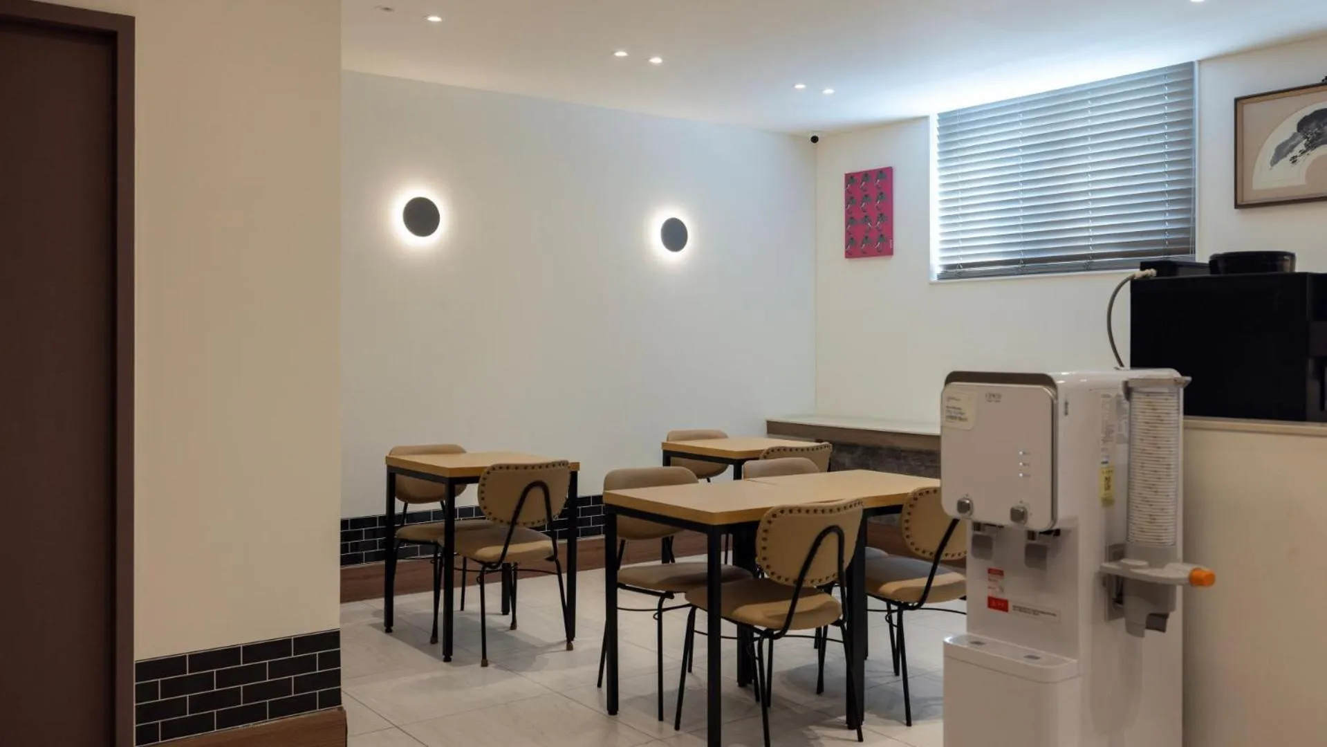 Seating area in Browndot Hotel Jeonju Junghwasan