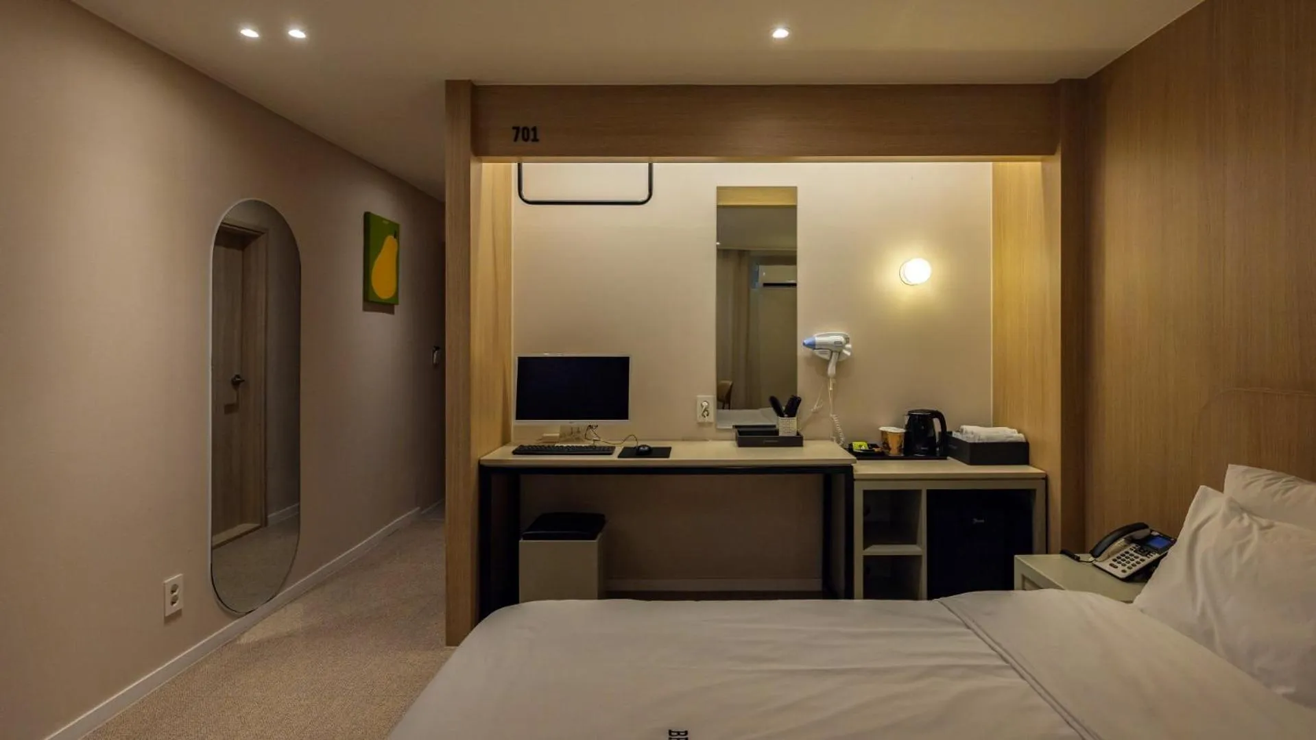 Photo of the whole room, Bed in Browndot Hotel Jeonju Junghwasan