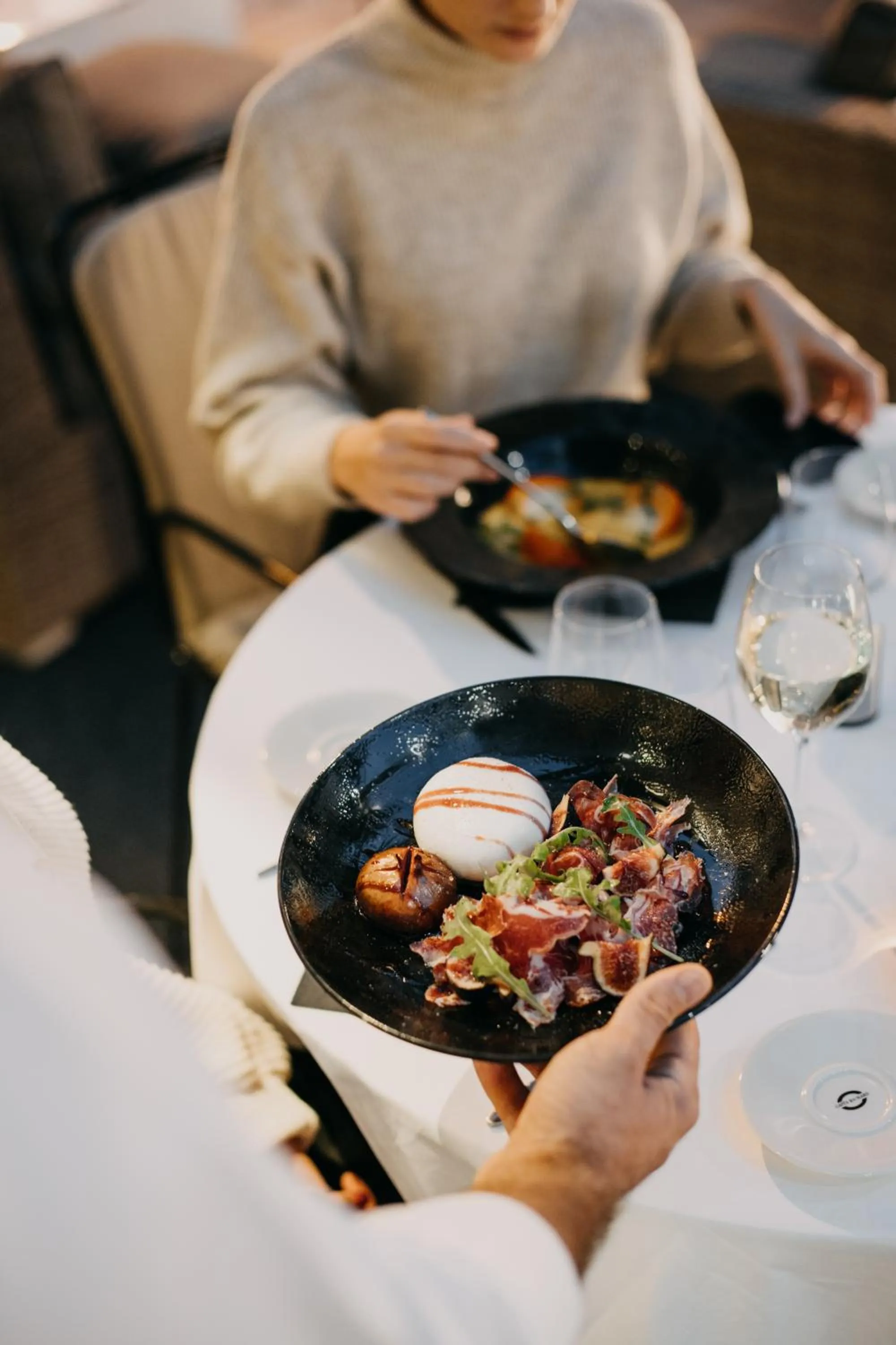 Restaurant/places to eat in Hôtel & Appartements Monsigny