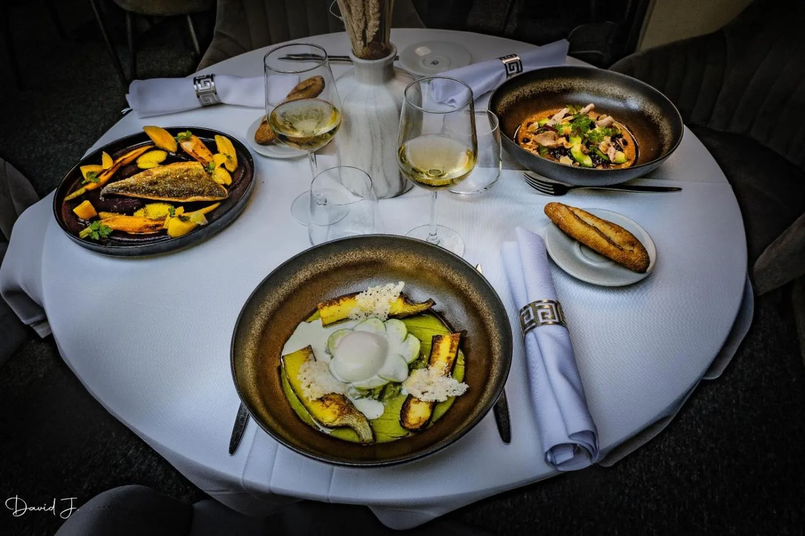 Restaurant/places to eat in Hôtel & Appartements Monsigny