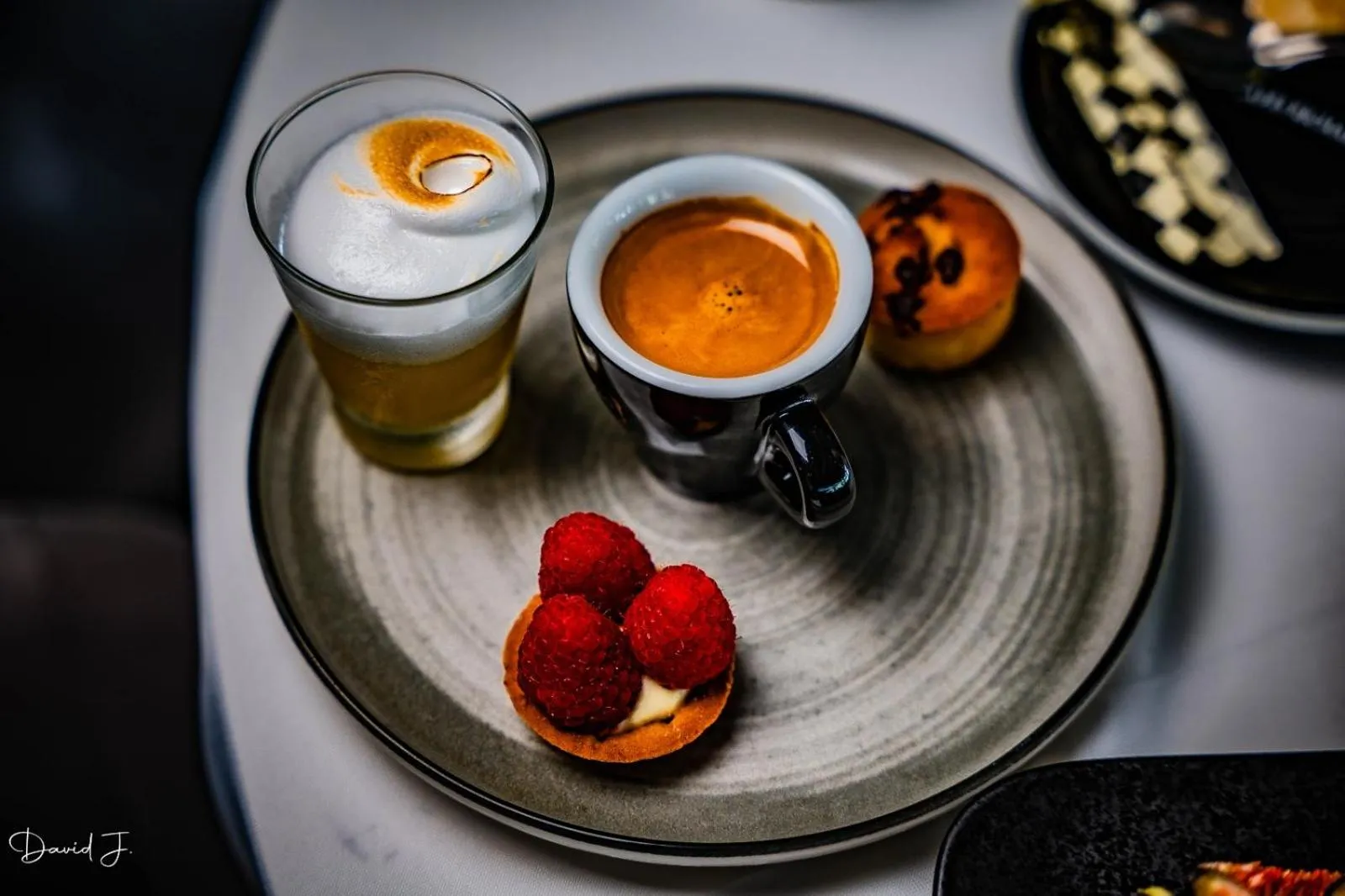 Restaurant/places to eat in Hôtel & Appartements Monsigny