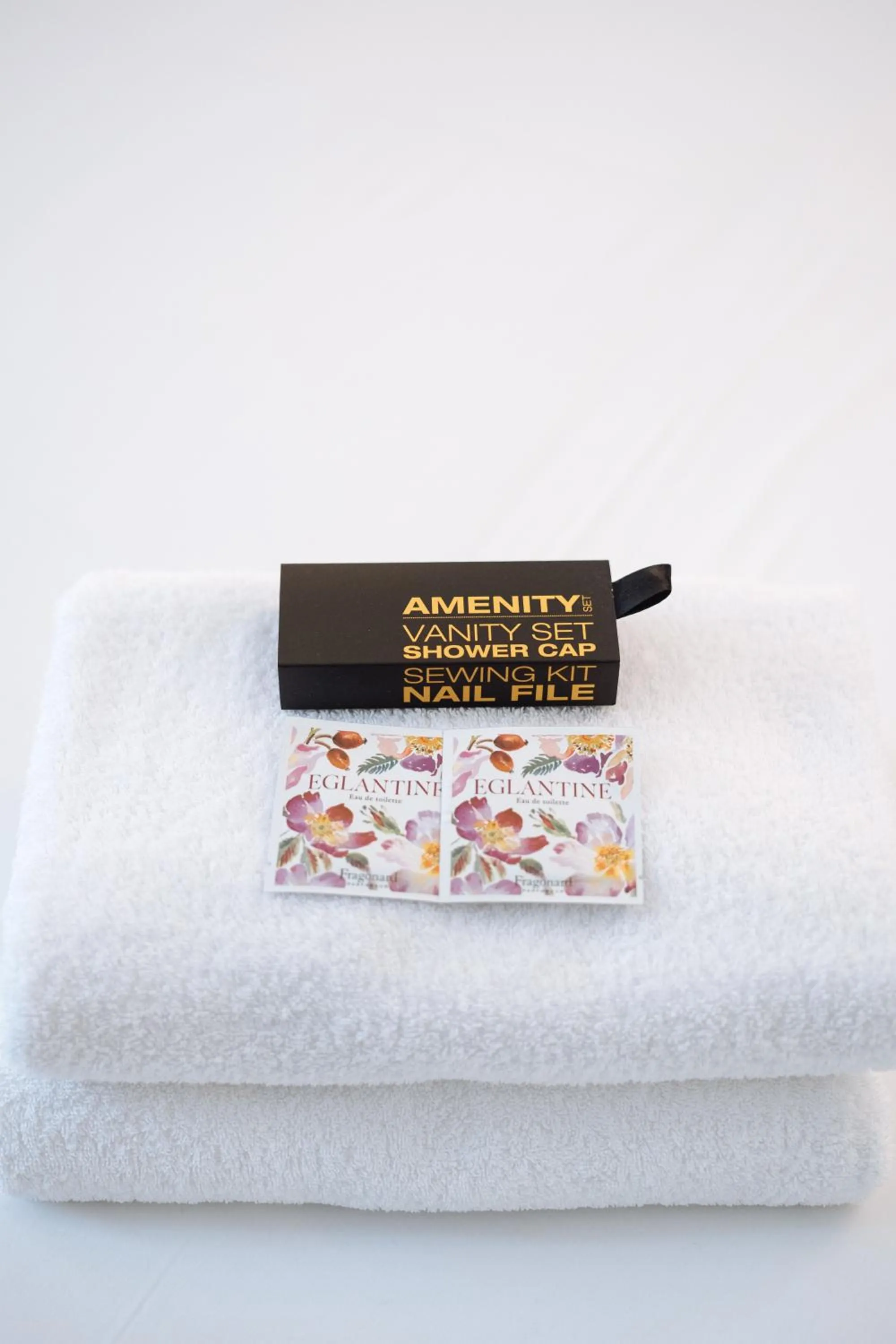 Bedroom, Bed in Hôtel & Appartements Monsigny