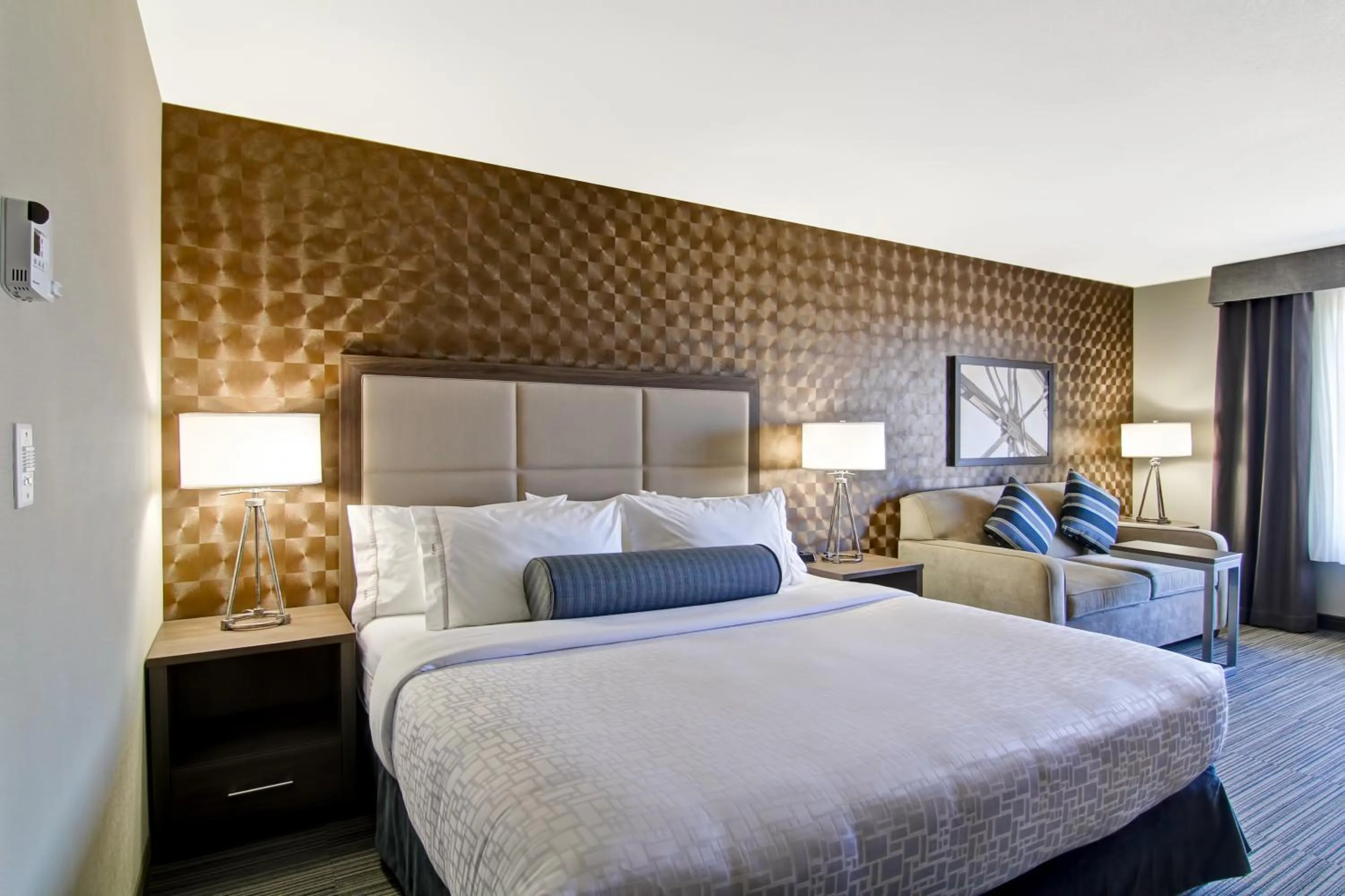 Bedroom, Bed in Canalta Kindersley