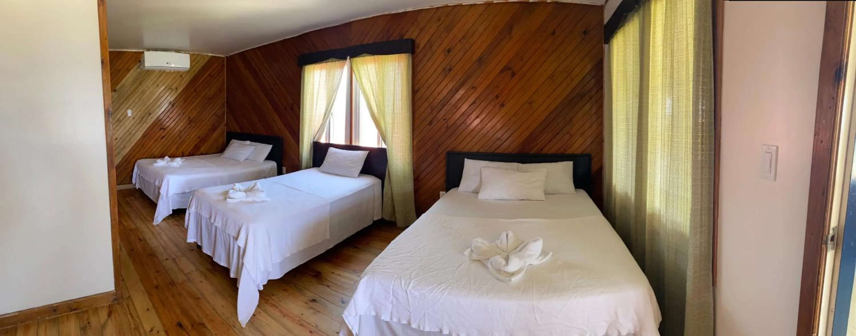 Bedroom, Bed in Coral View Beach Resort