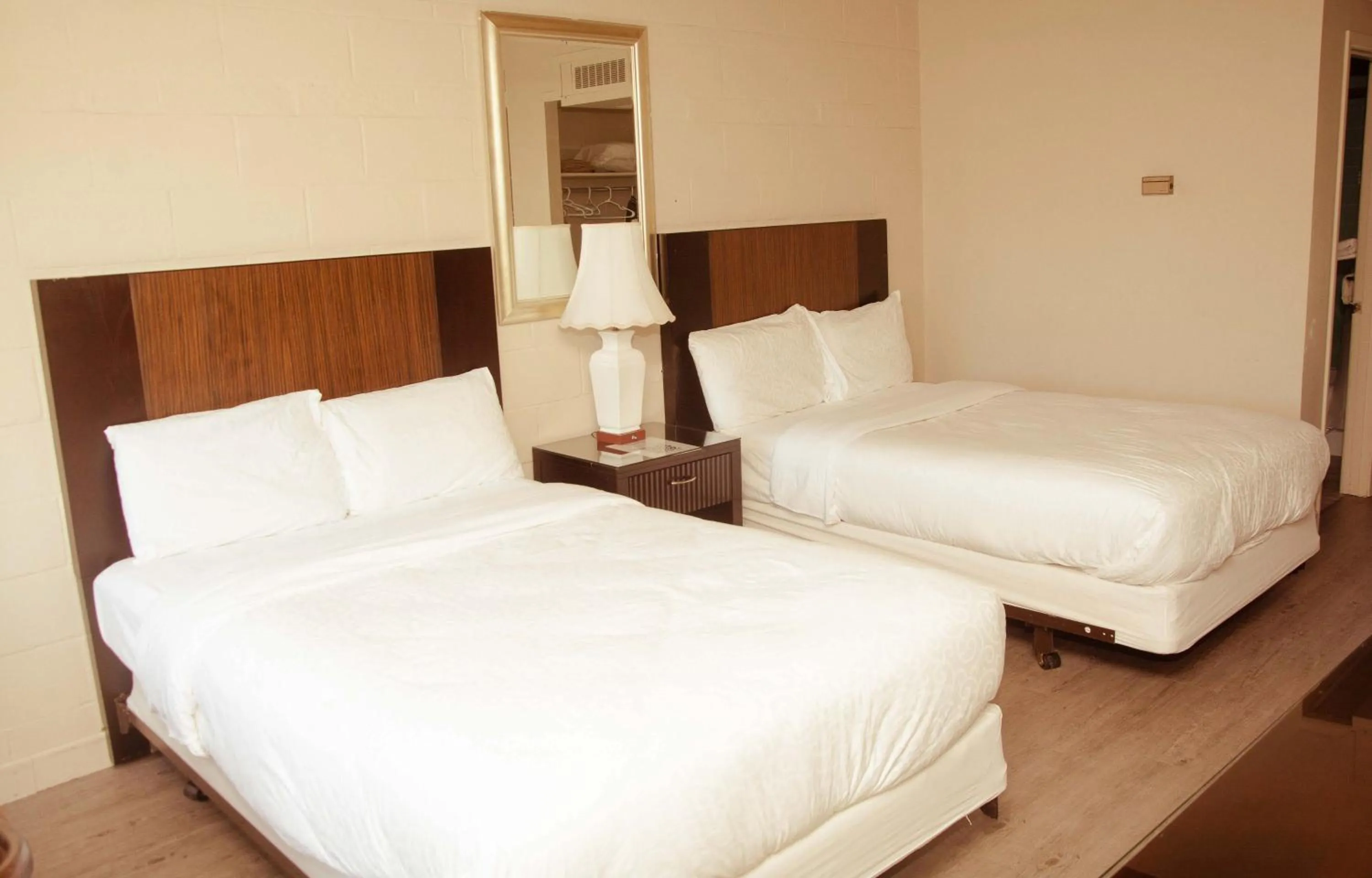 Bedroom in Travels Inn Victoria County