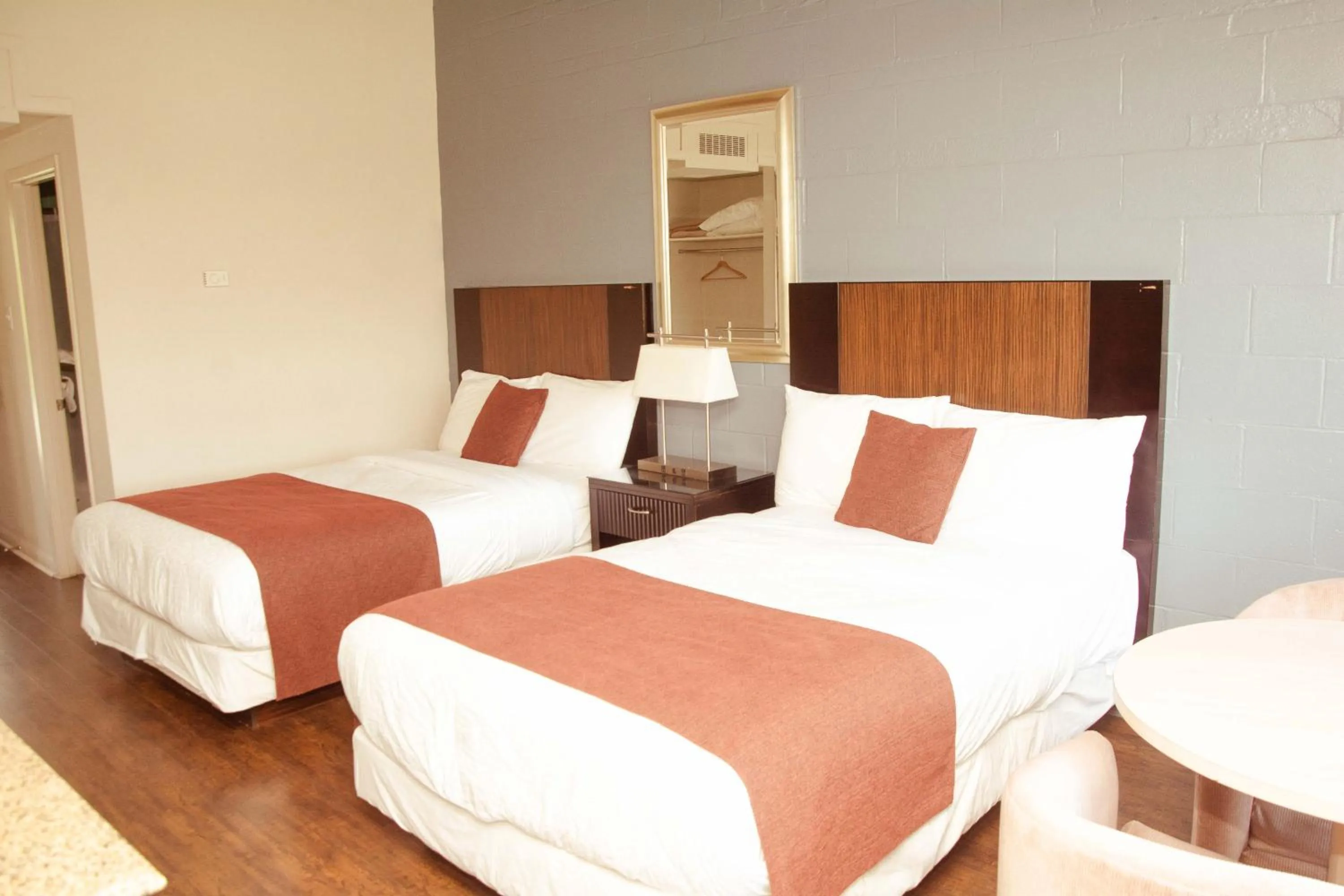 Bedroom in Travels Inn Victoria County