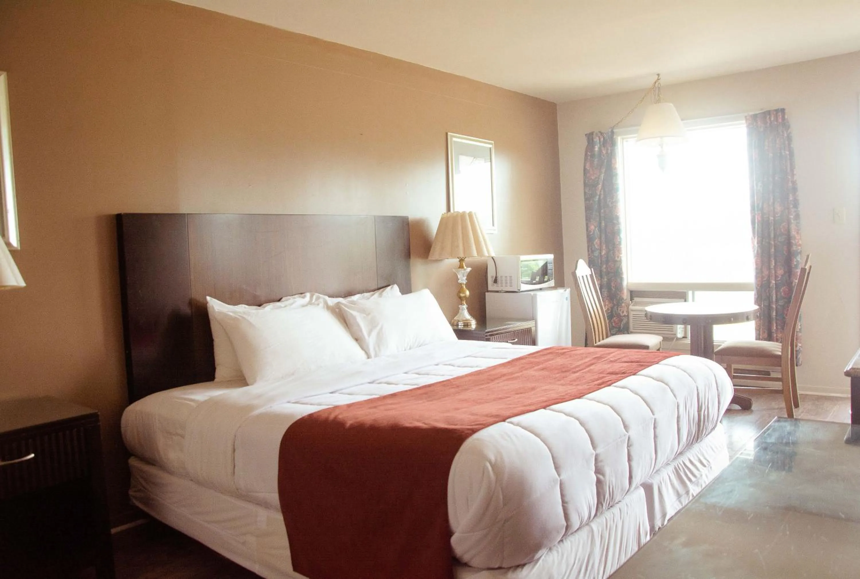 Bedroom in Travels Inn Victoria County