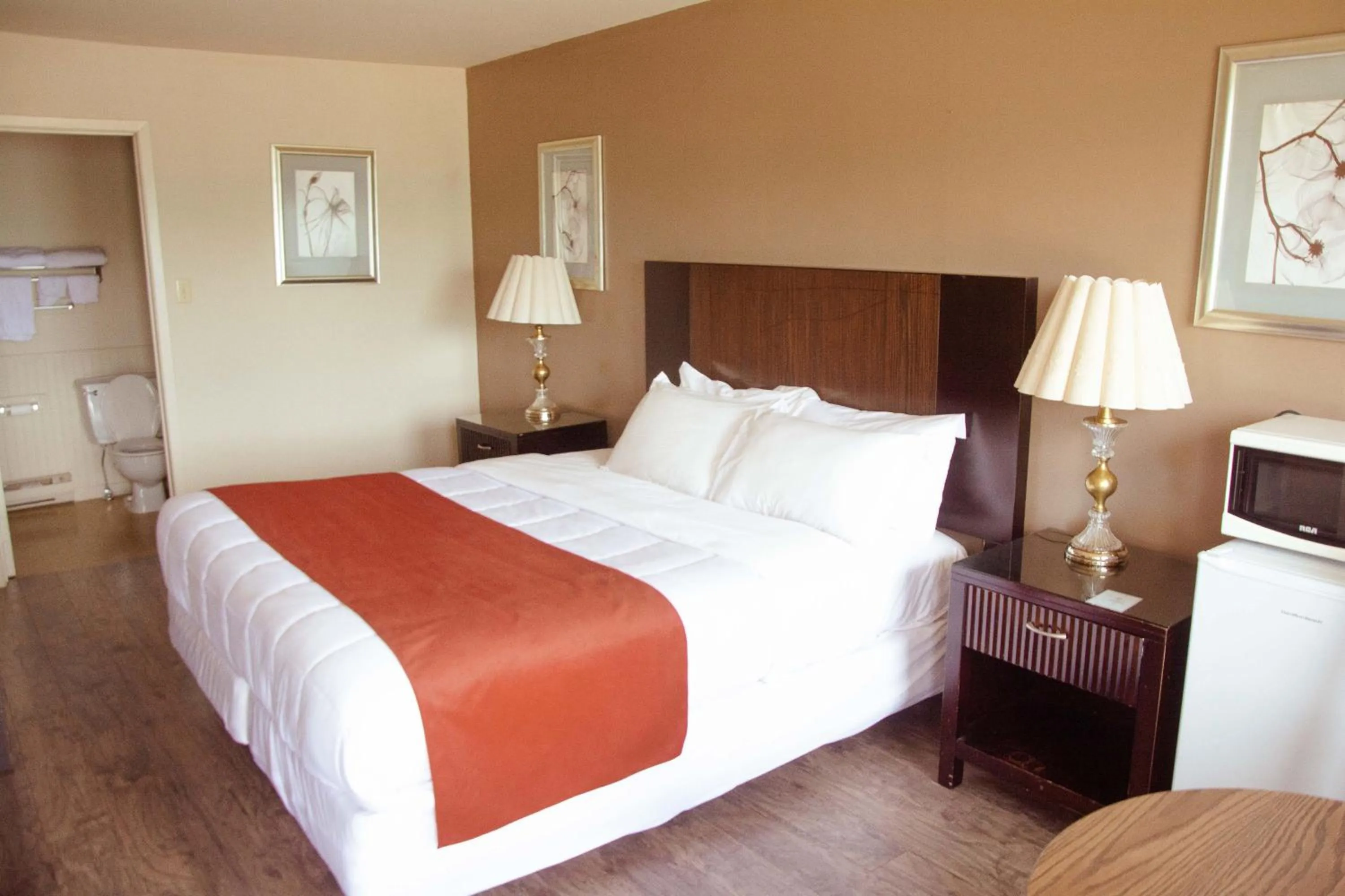 Photo of the whole room in Travels Inn Victoria County