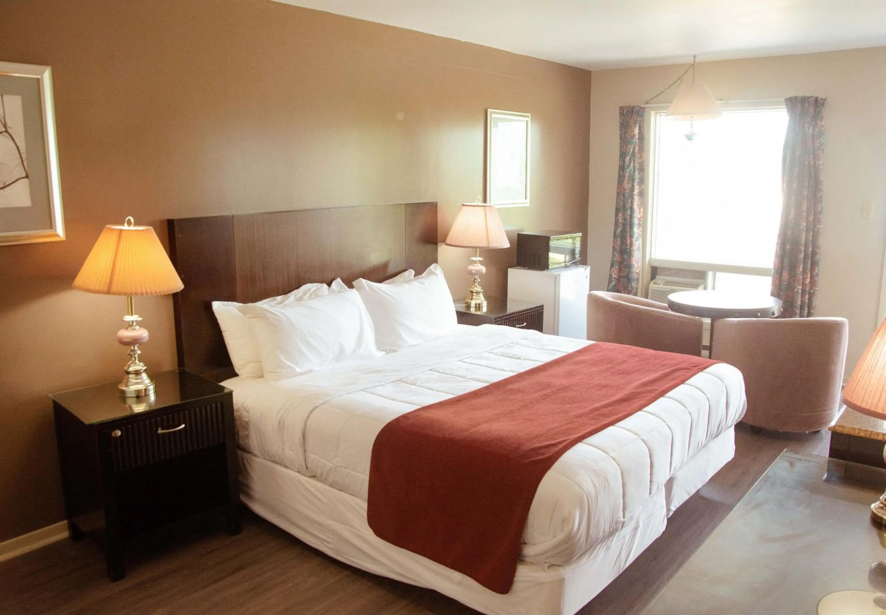 Bedroom in Travels Inn Victoria County