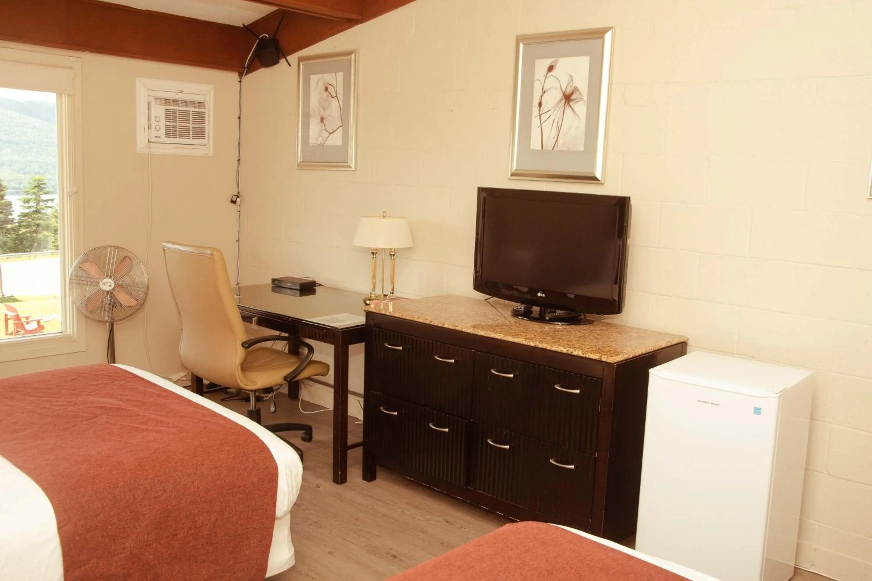 Photo of the whole room in Travels Inn Victoria County