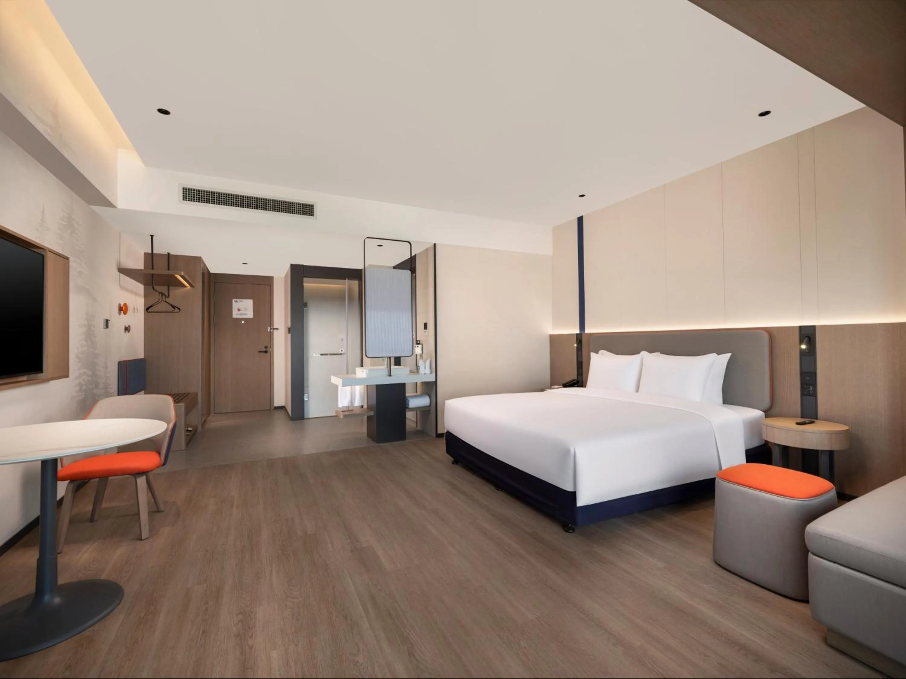 Photo of the whole room, Bed in Holiday Inn Express Aksu by IHG