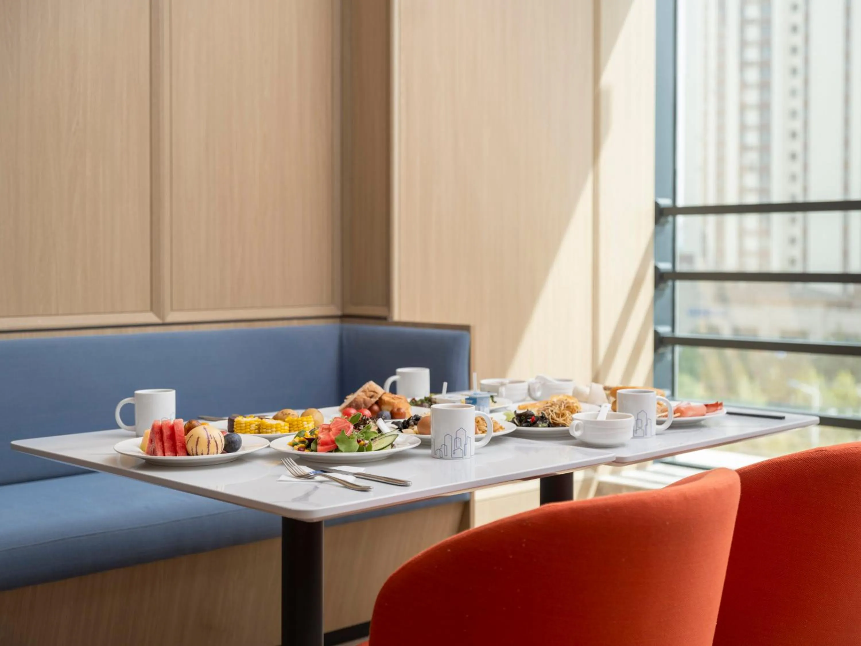 Restaurant/places to eat in Holiday Inn Express Aksu by IHG