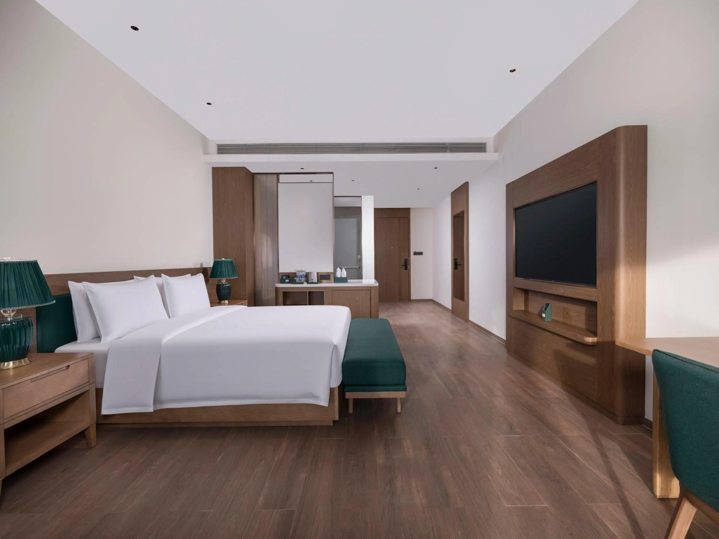 Photo of the whole room, Bed in Holiday Inn Resort Wanning Shenzhou Peninsula by IHG