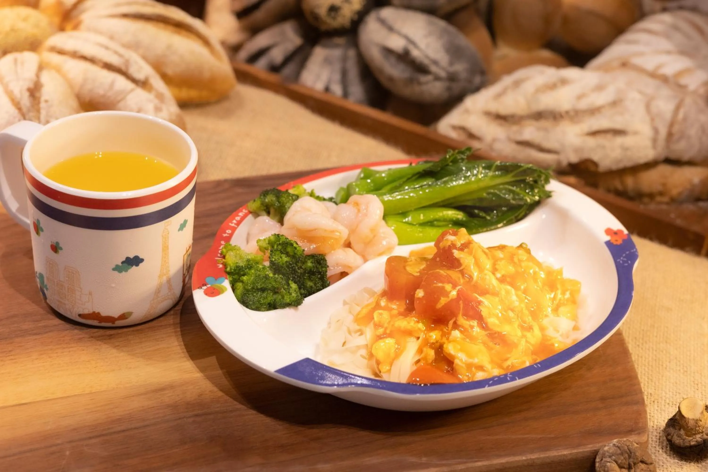 Lunch in Holiday Inn Resort Wanning Shenzhou Peninsula by IHG