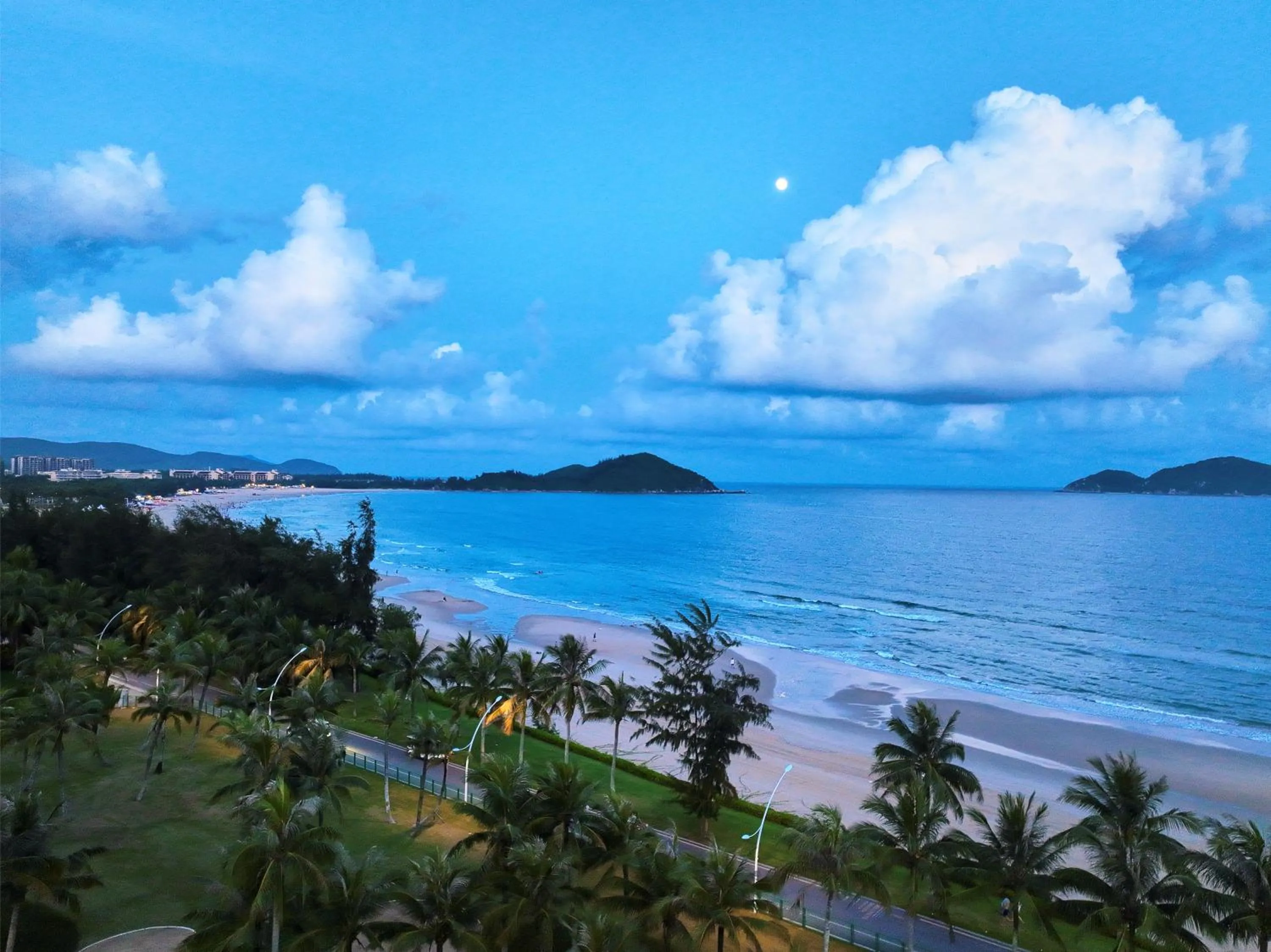 Beach in Holiday Inn Resort Wanning Shenzhou Peninsula by IHG