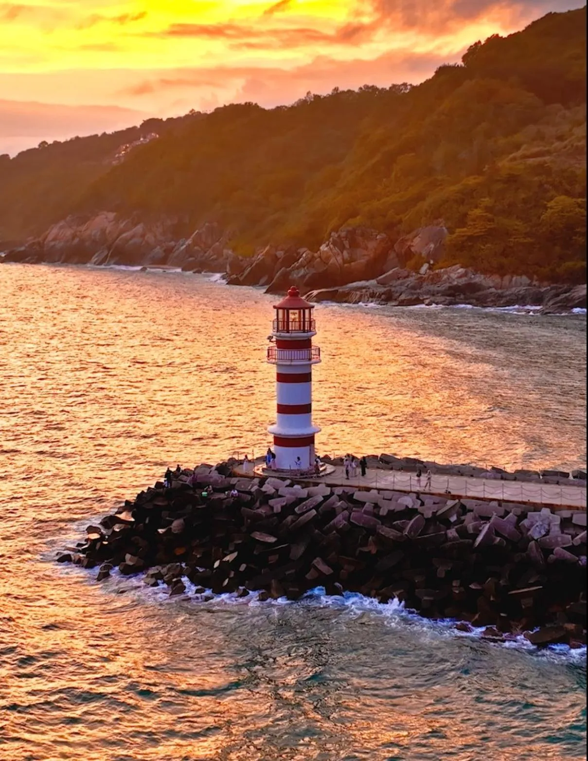 Beach in Holiday Inn Resort Wanning Shenzhou Peninsula by IHG