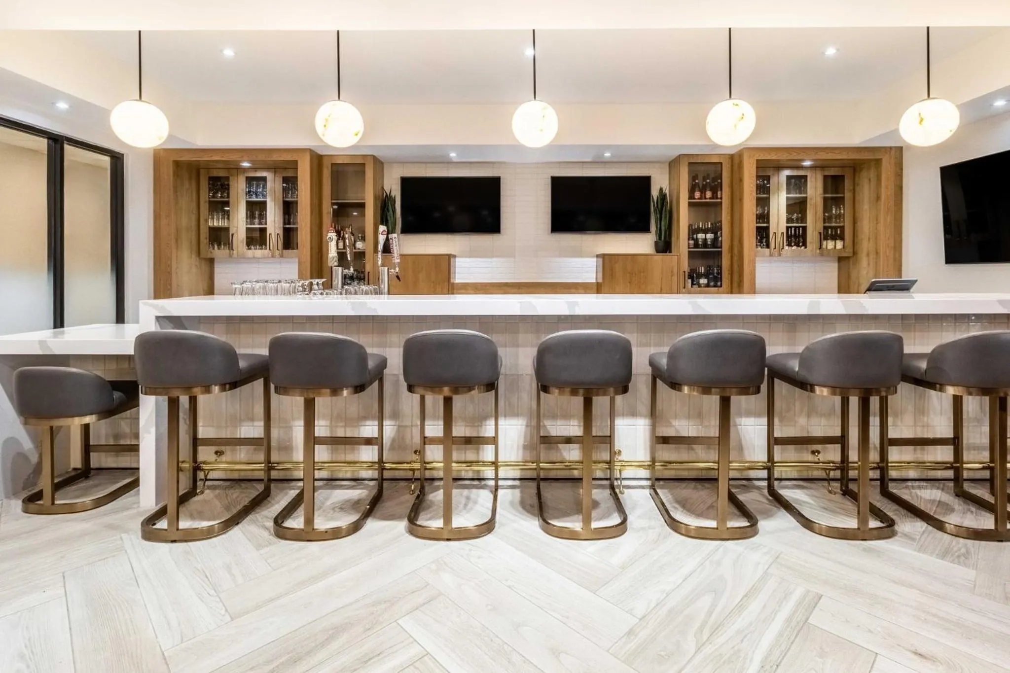 Lounge or bar in Staybridge Suites Halifax - Dartmouth by IHG