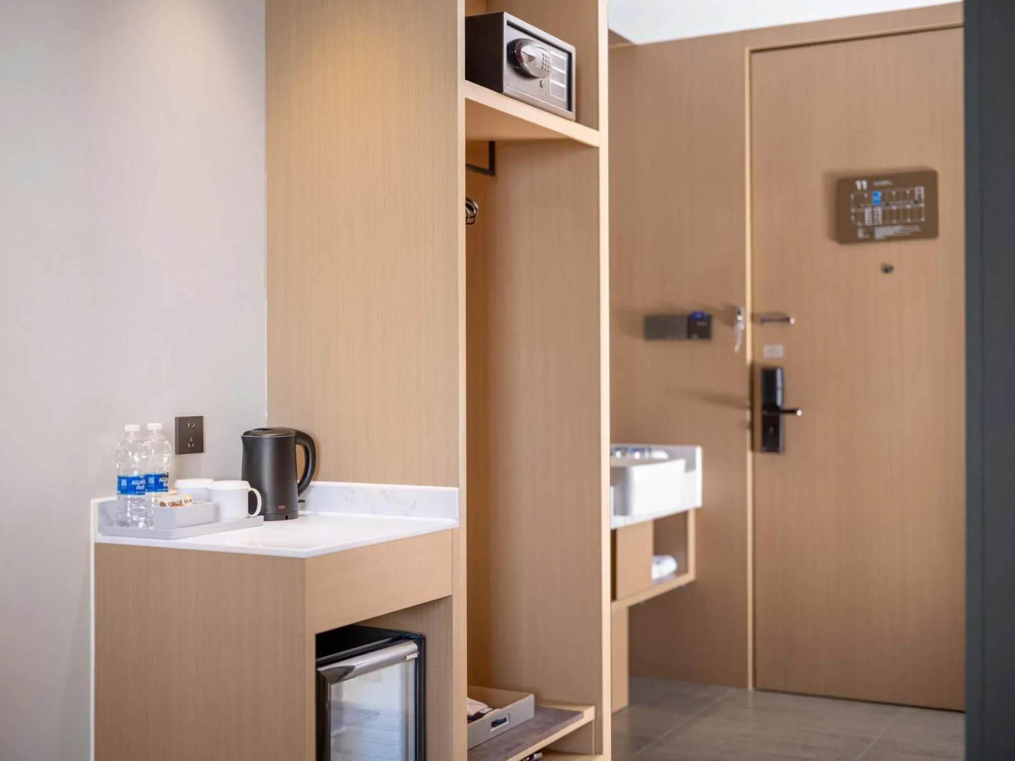 Photo of the whole room in Holiday Inn Express Zhuhai Grand Theater by IHG