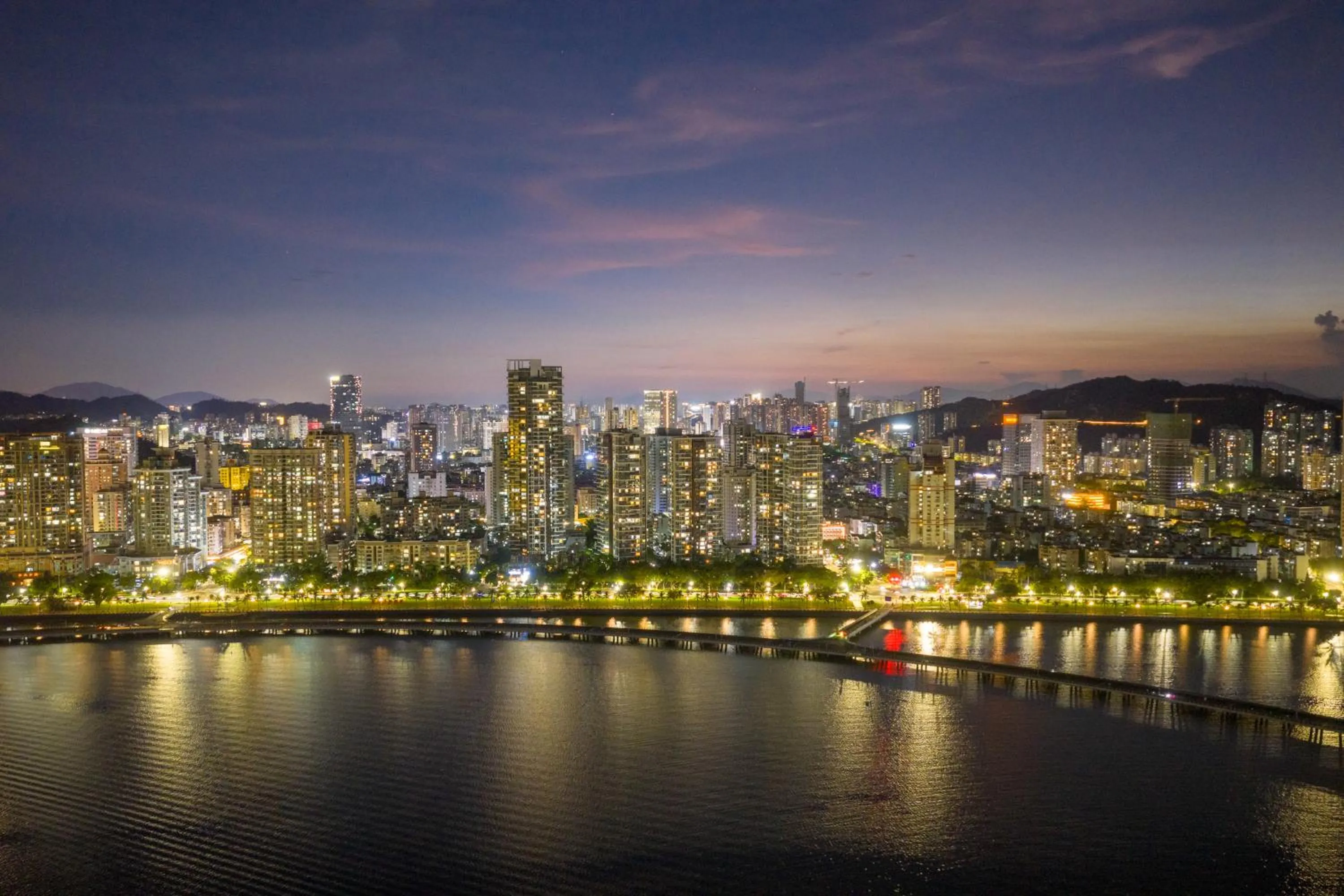 Night in Holiday Inn Express Zhuhai Grand Theater by IHG