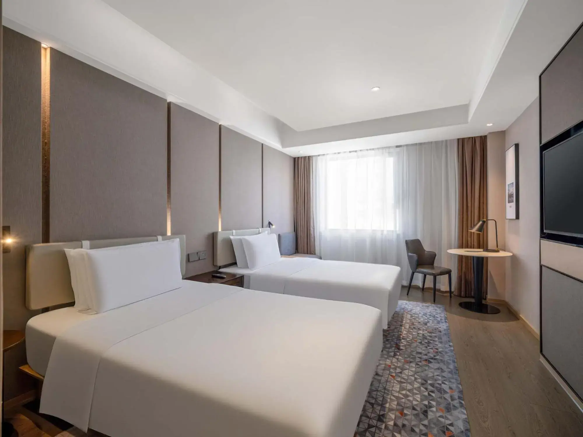 Standard Twin Room - High Floor in Holiday Inn Express Zhuhai Grand Theater by IHG Standard Twin Room - High Floor in Holiday Inn Express Zhuhai Grand Theater by IHG