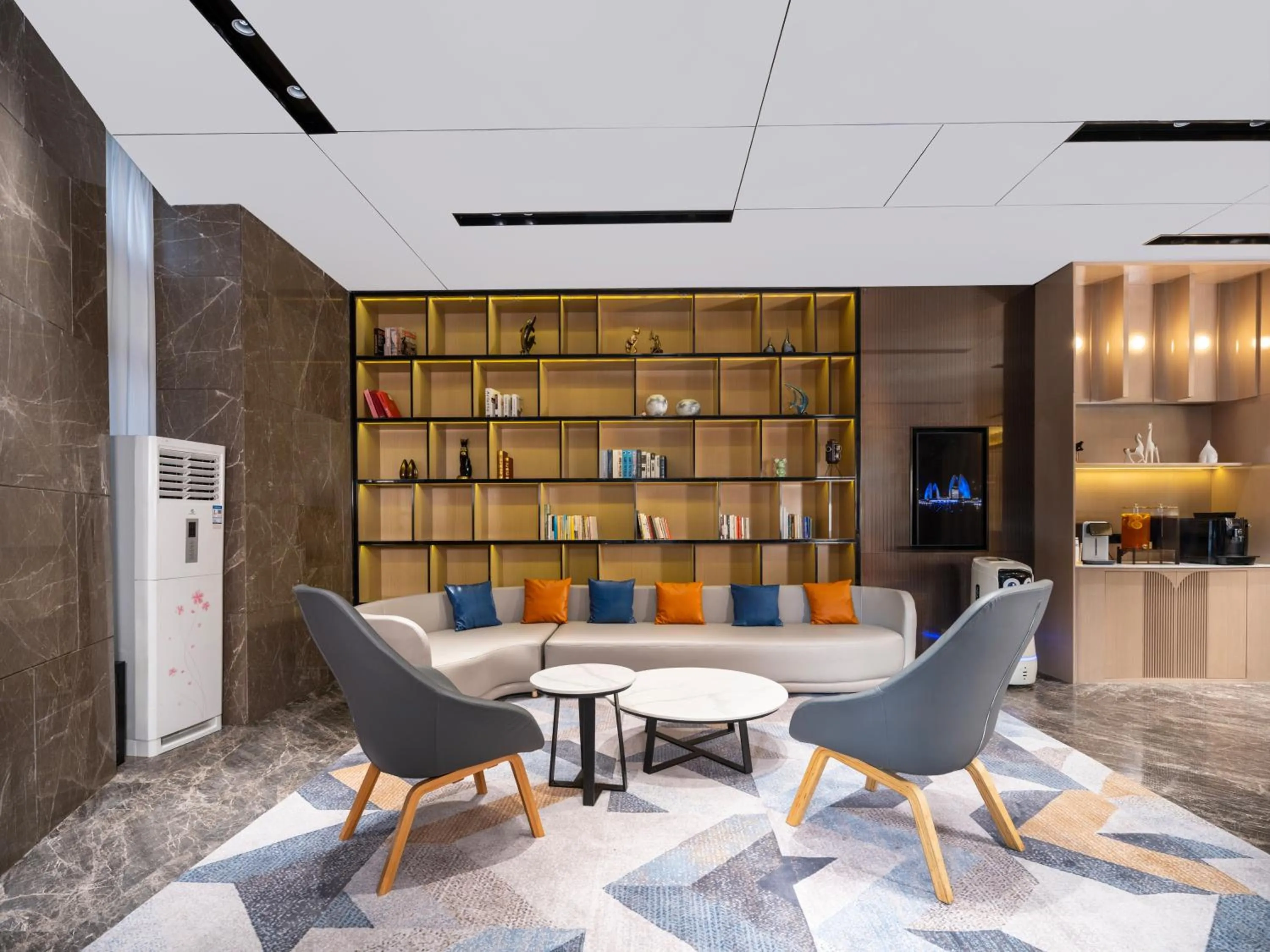 Seating area in Holiday Inn Express Zhuhai Grand Theater by IHG