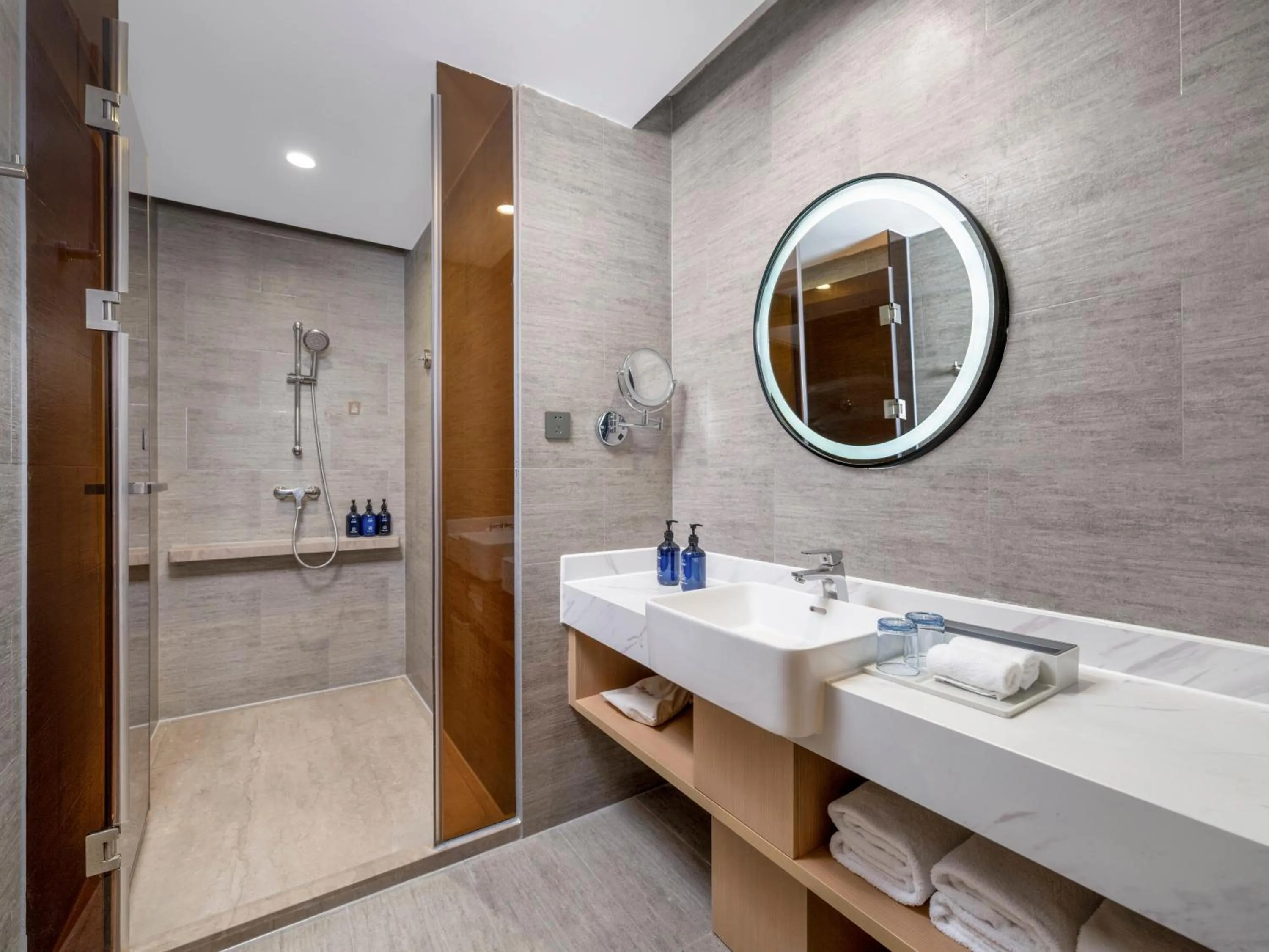 Bathroom in Holiday Inn Express Zhuhai Grand Theater by IHG