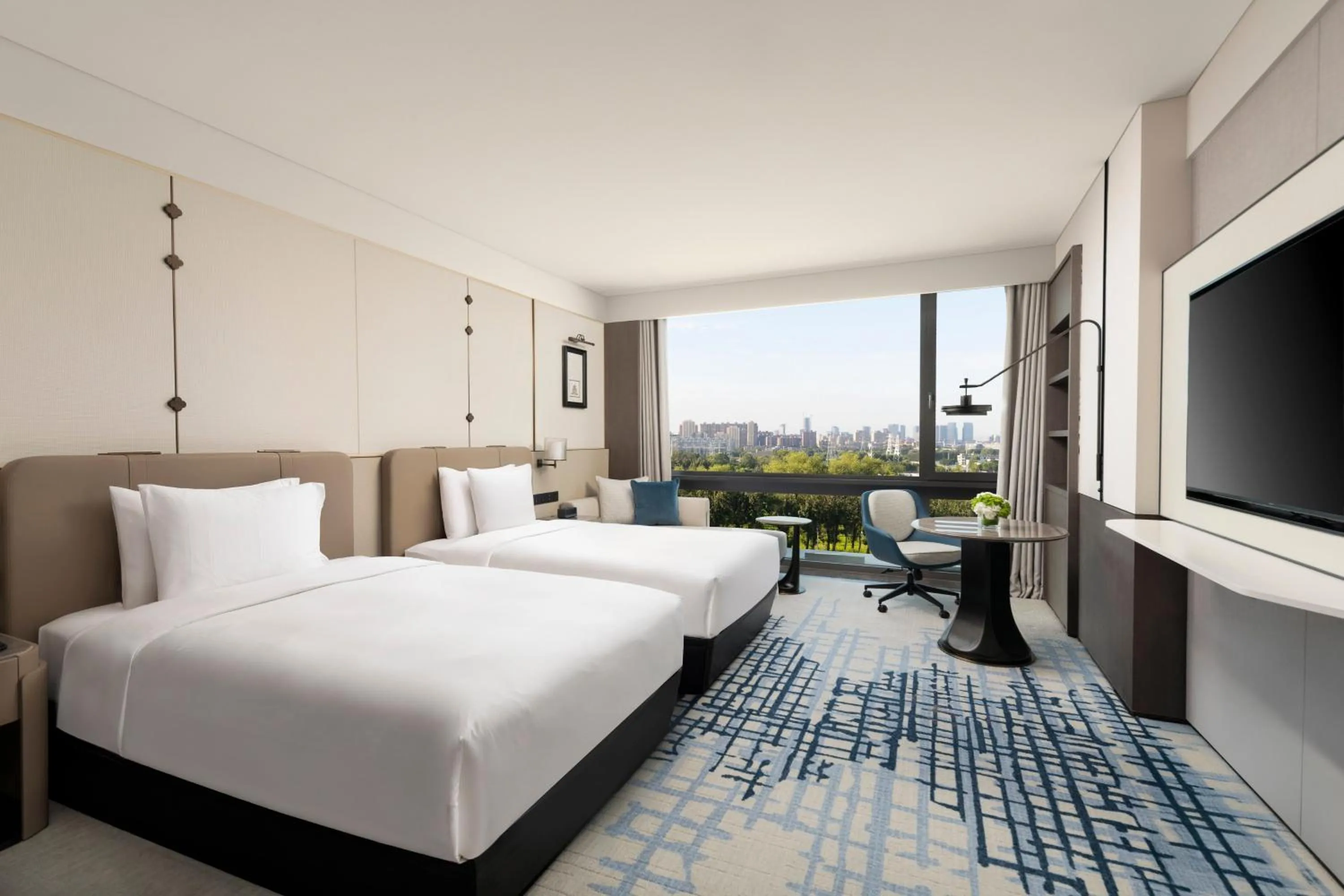 Photo of the whole room, Bed in Crowne Plaza Beijing Tongzhou