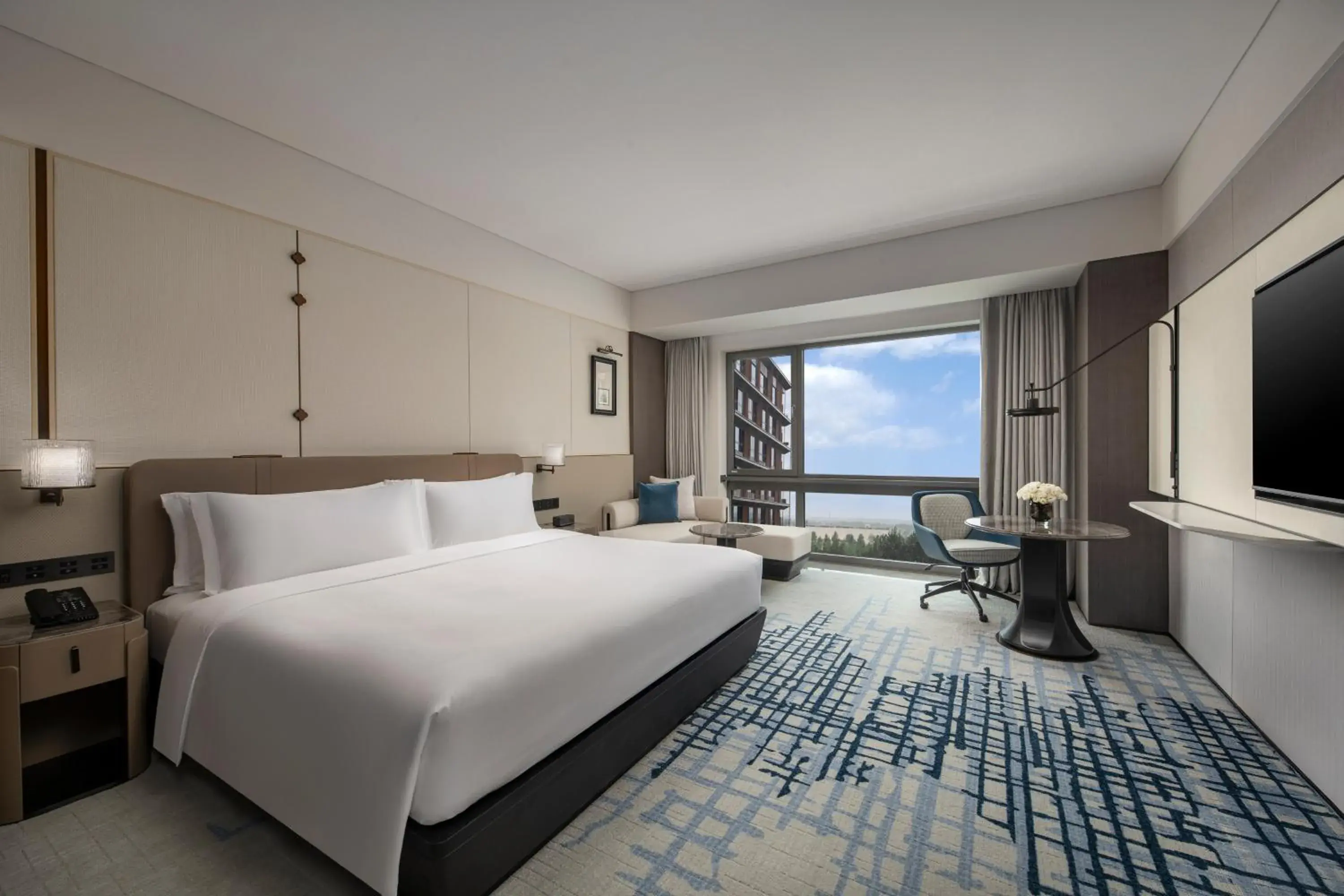 Standard King Room with Lounge Access in Crowne Plaza Beijing Tongzhou Standard King Room with Lounge Access in Crowne Plaza Beijing Tongzhou