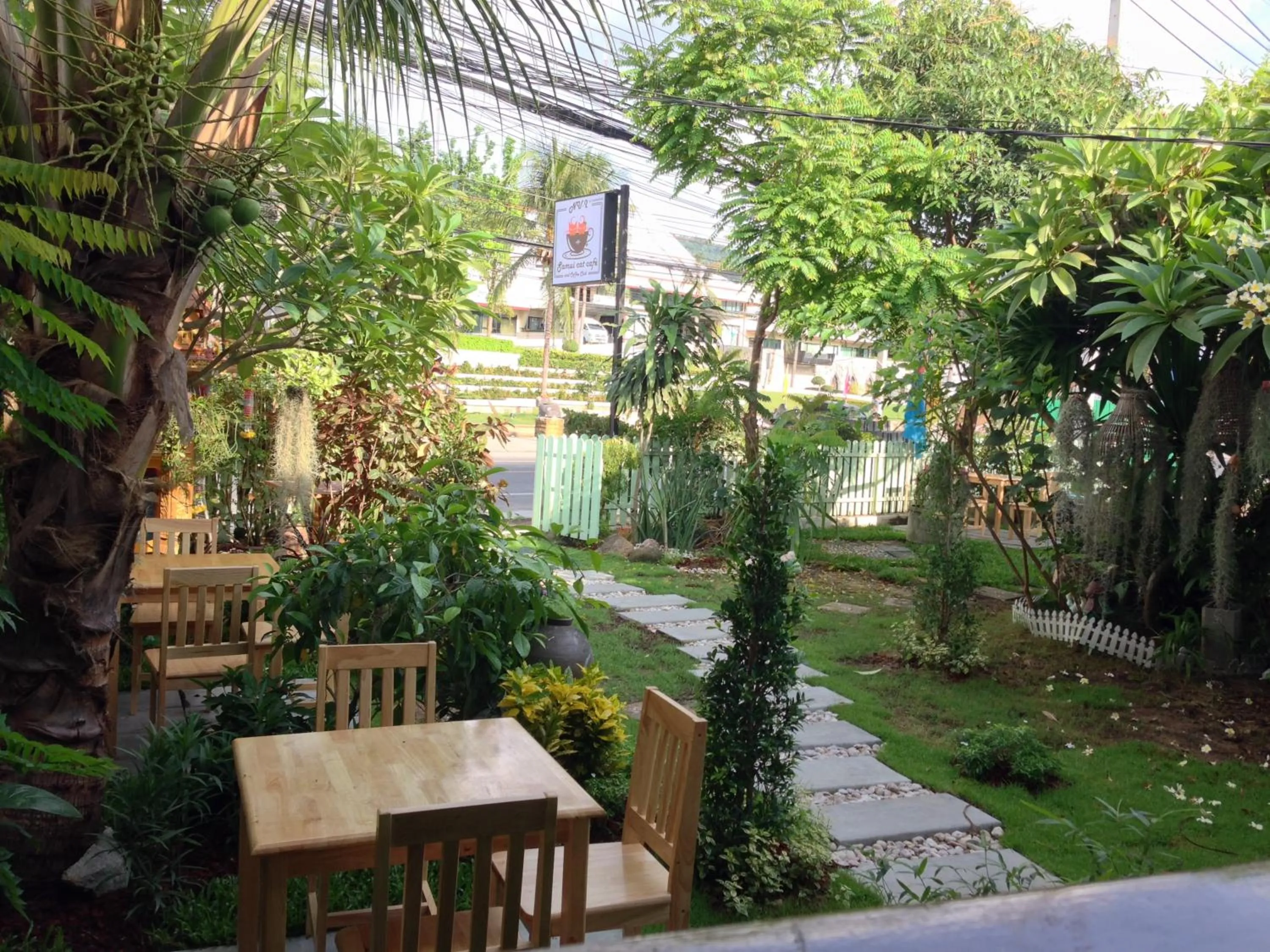 Restaurant/places to eat in Samui Poshtel