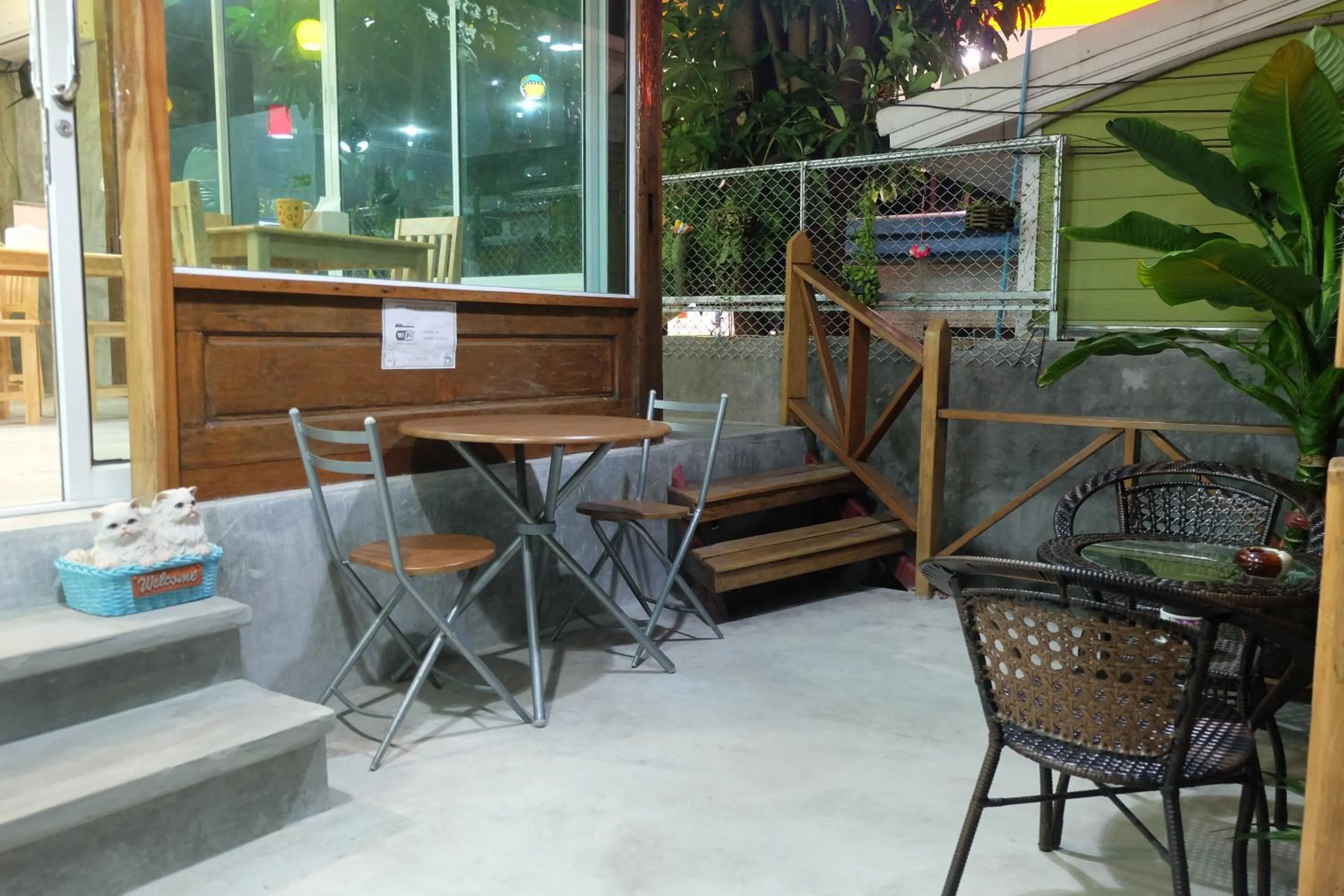 Restaurant/places to eat in Samui Poshtel