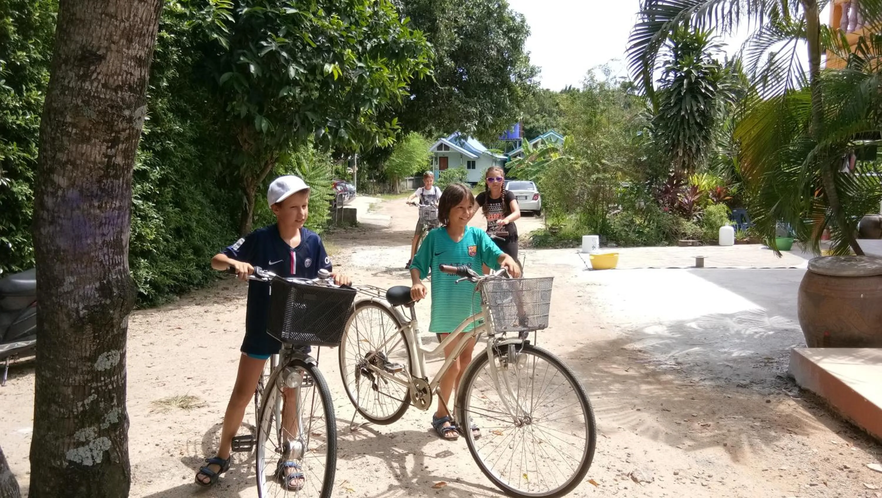 Cycling in Samui Poshtel