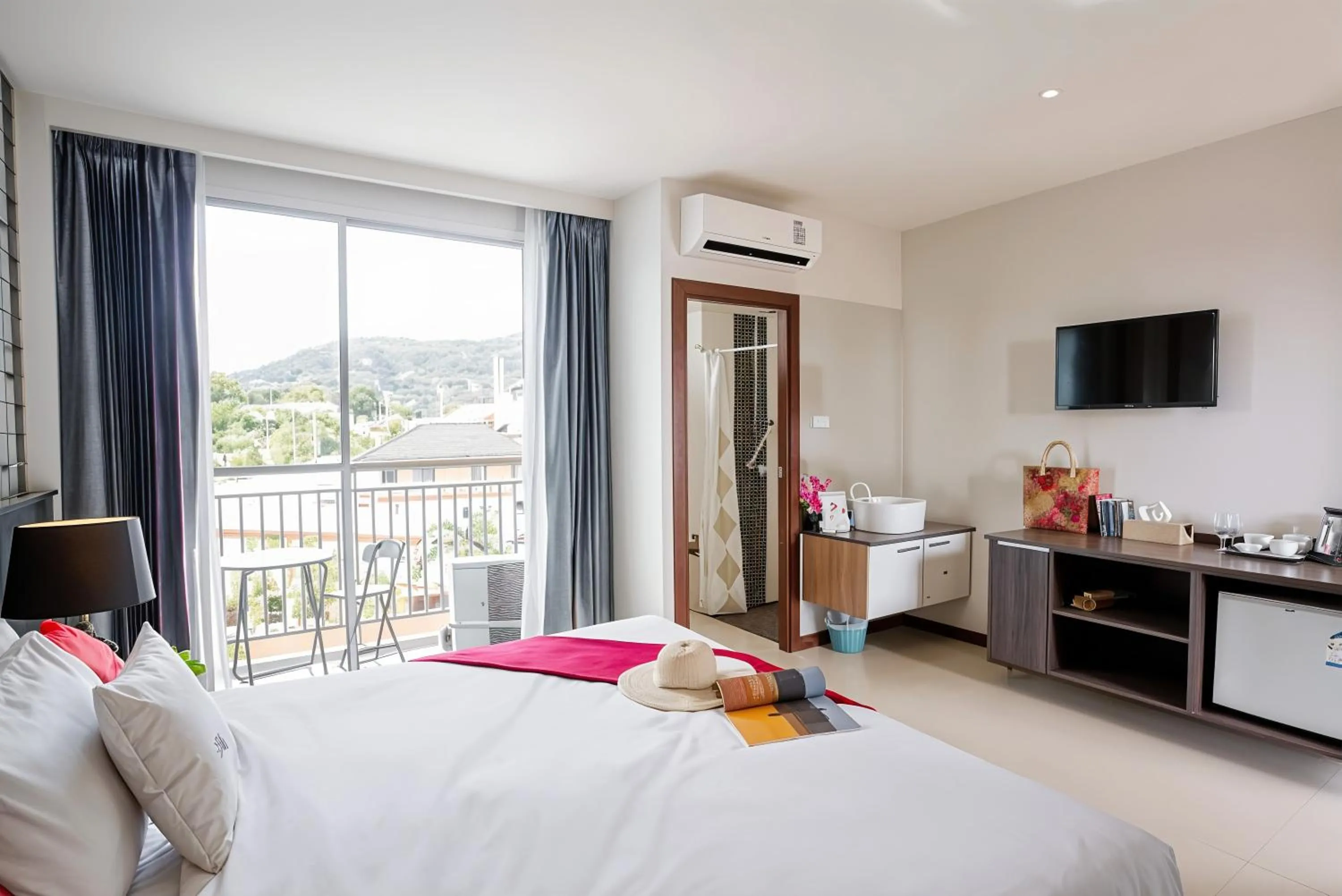 Communal lounge/ TV room, Bed in The Wings Boutique Hotels Krabi Ko Lanta